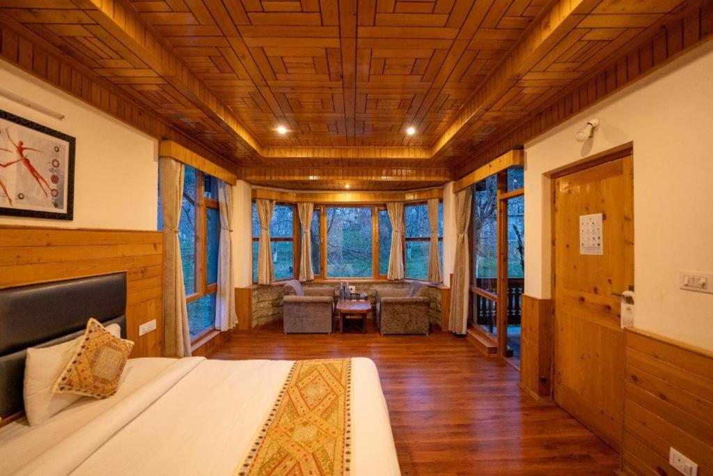 Deluxe Double Room with Balcony