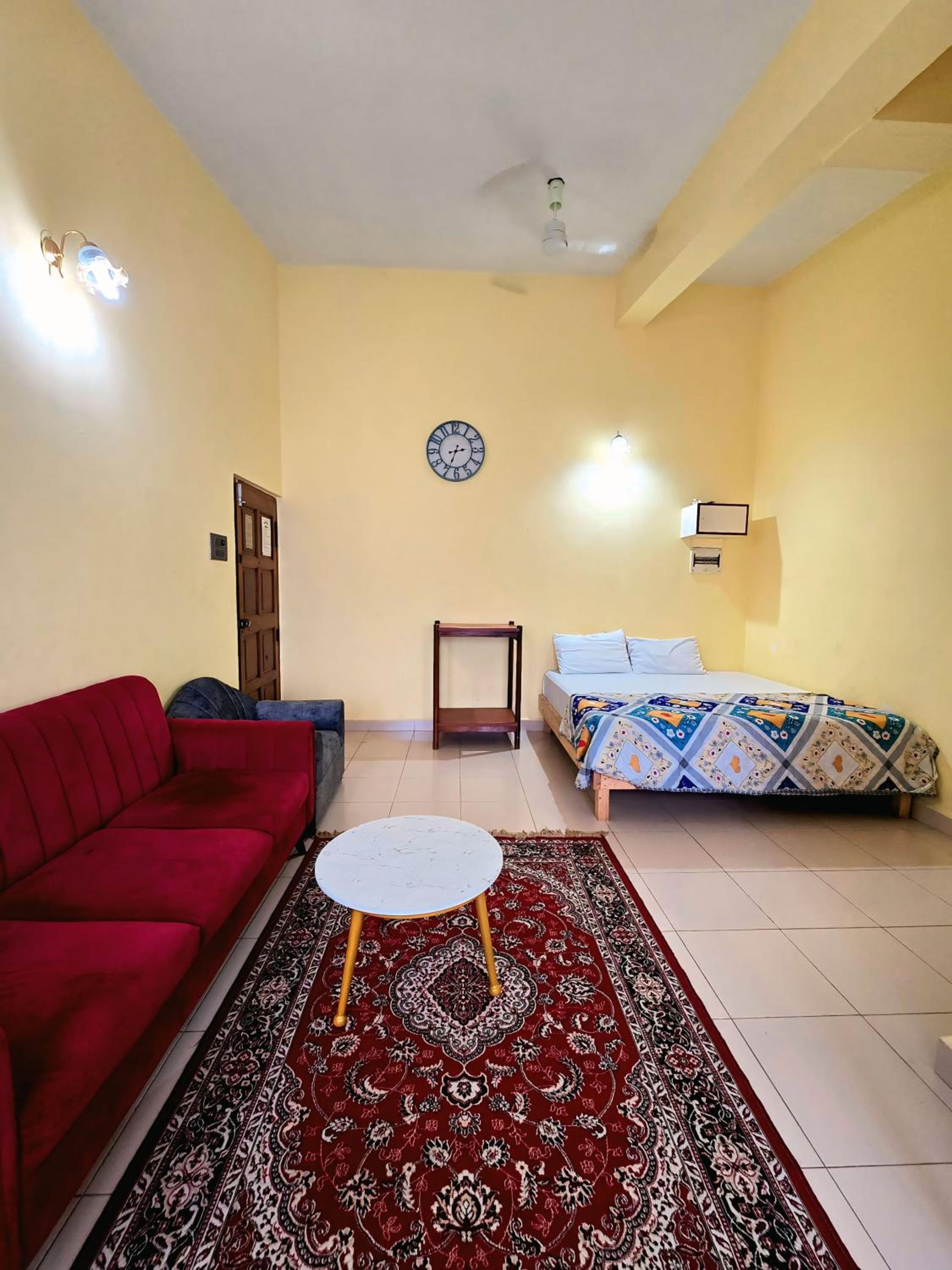 Apartment with Balcony photo 1