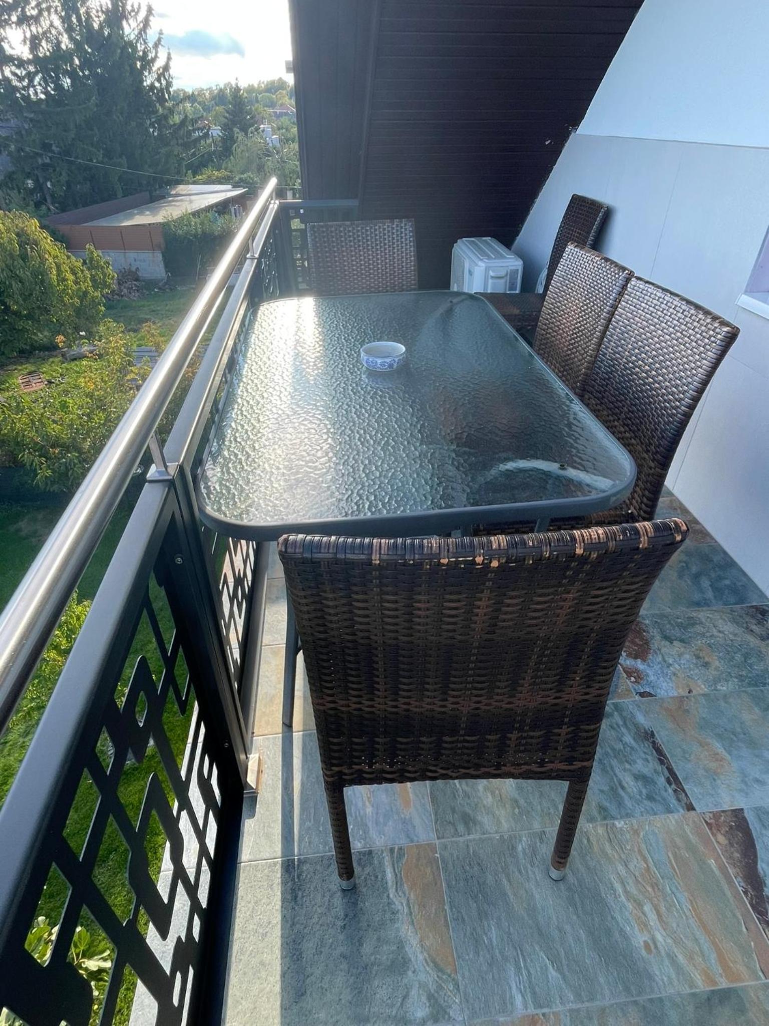 Apartment with Lake View