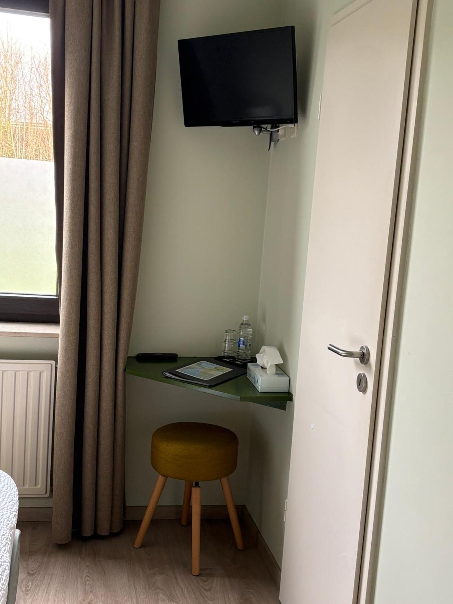 Deluxe Twin Room - Photo 2