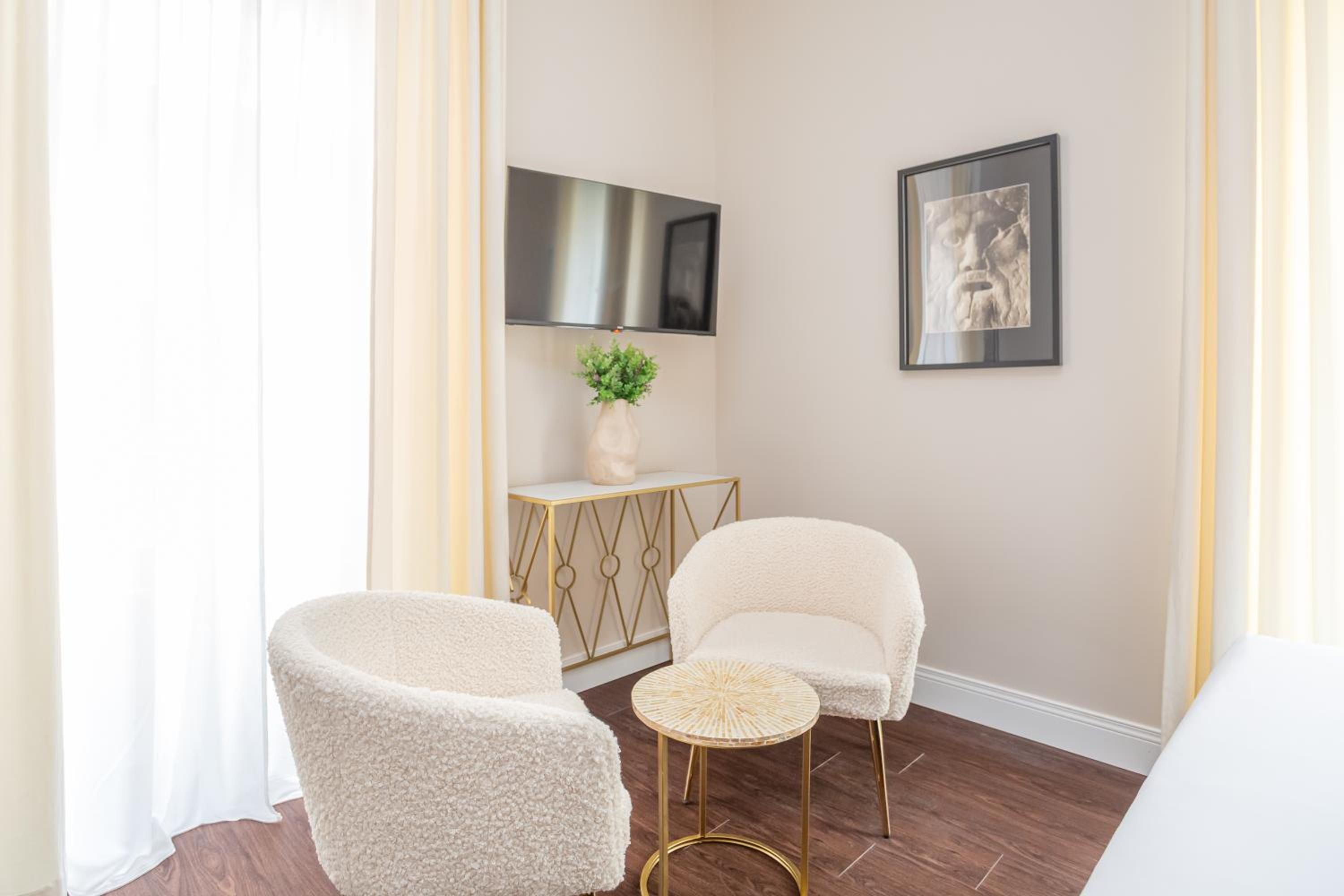 Family Room photo 3