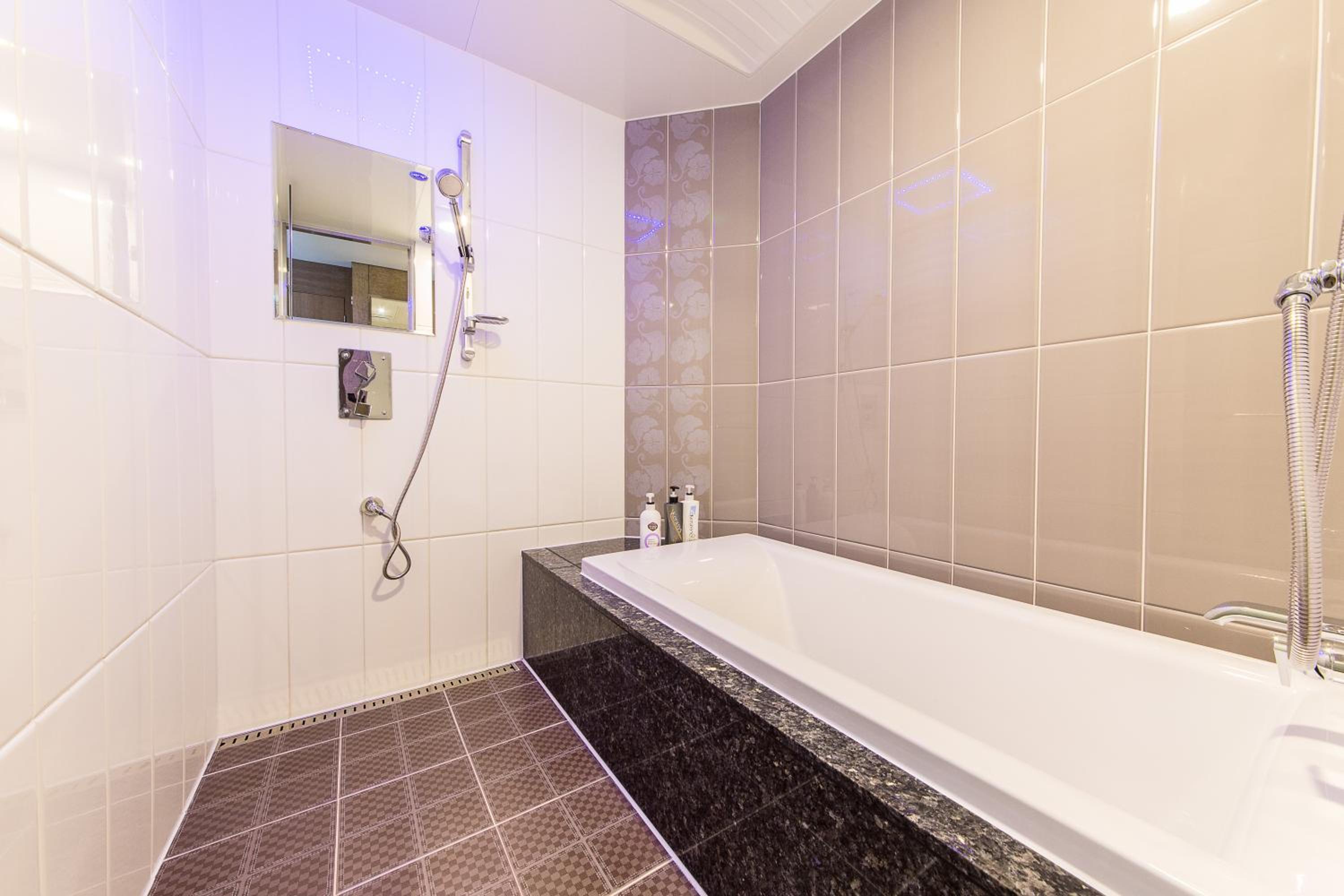 Deluxe Double Room - Photo 10