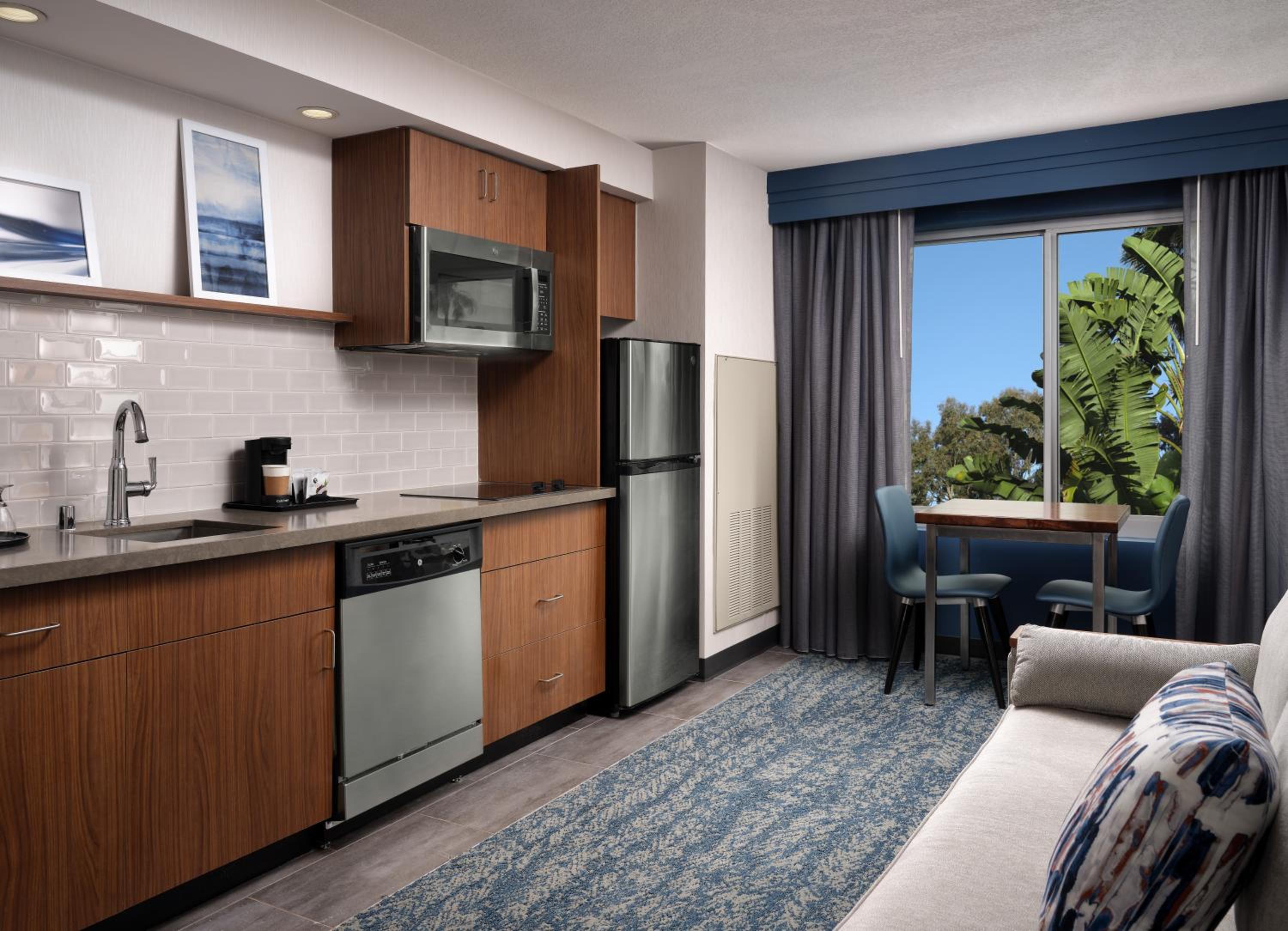 Two-Bedroom Suite - Photo 5