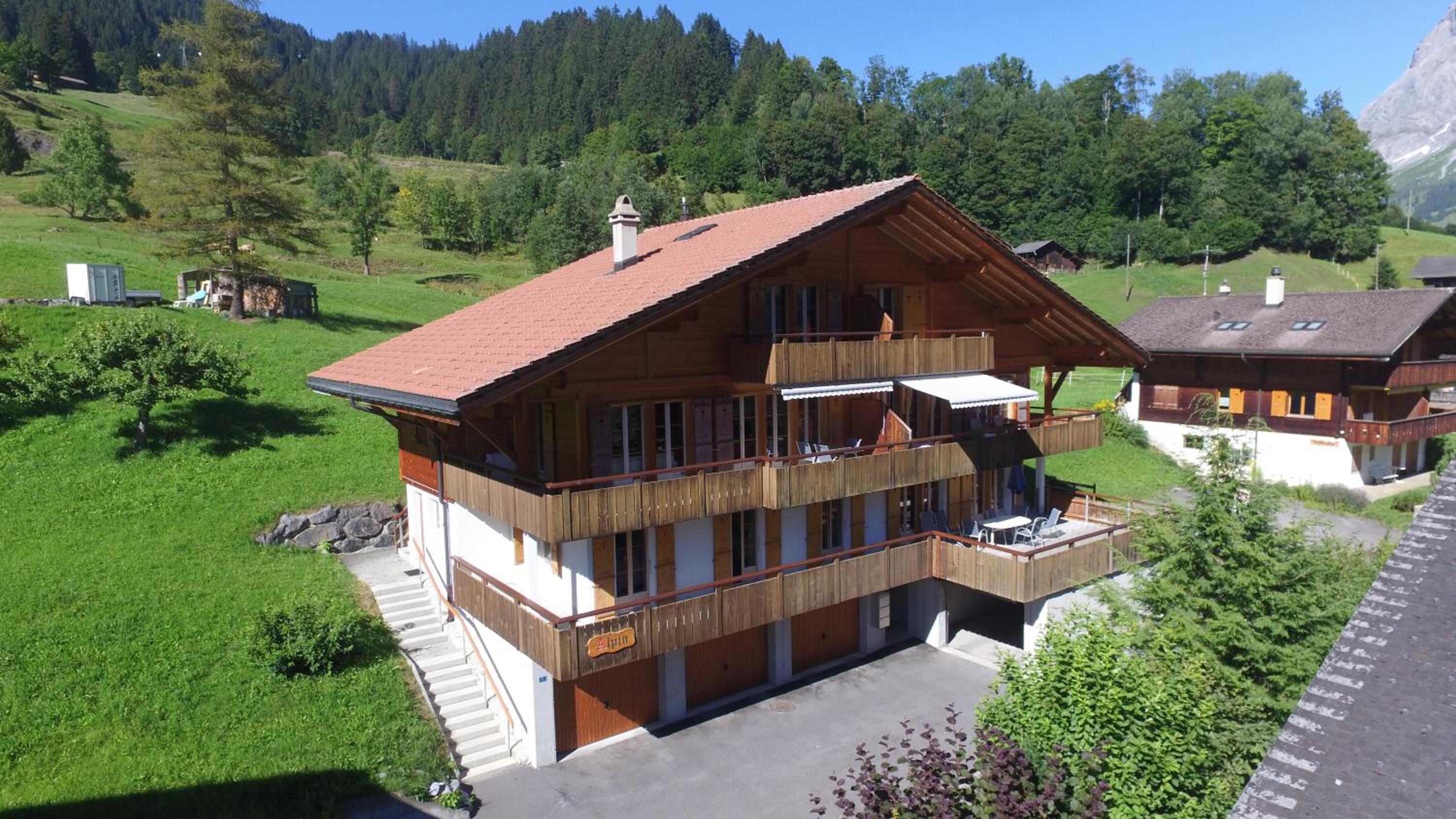 Three-Bedroom Apartment with Balcony photo 2