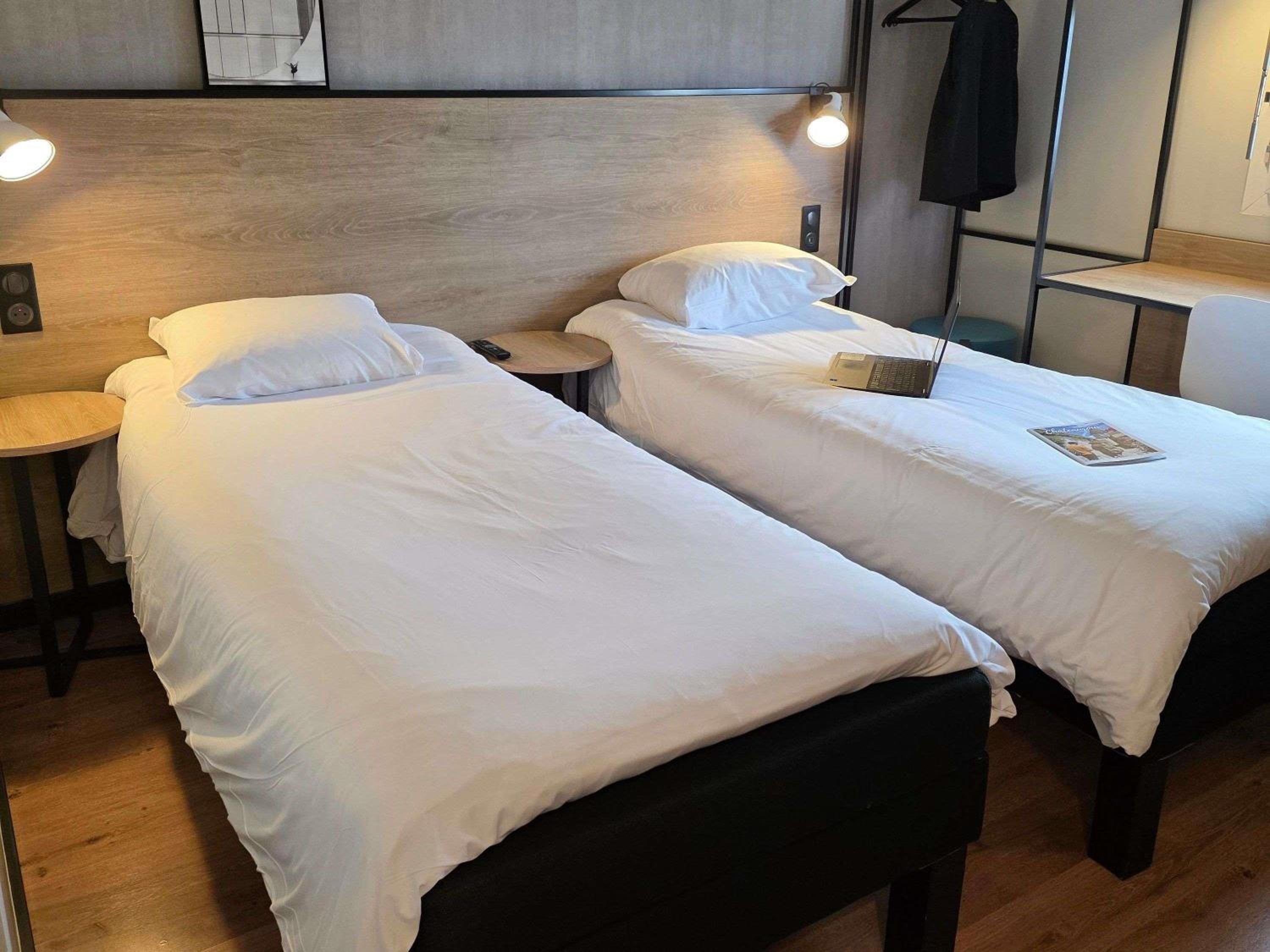Standard Twin Room - Photo 2