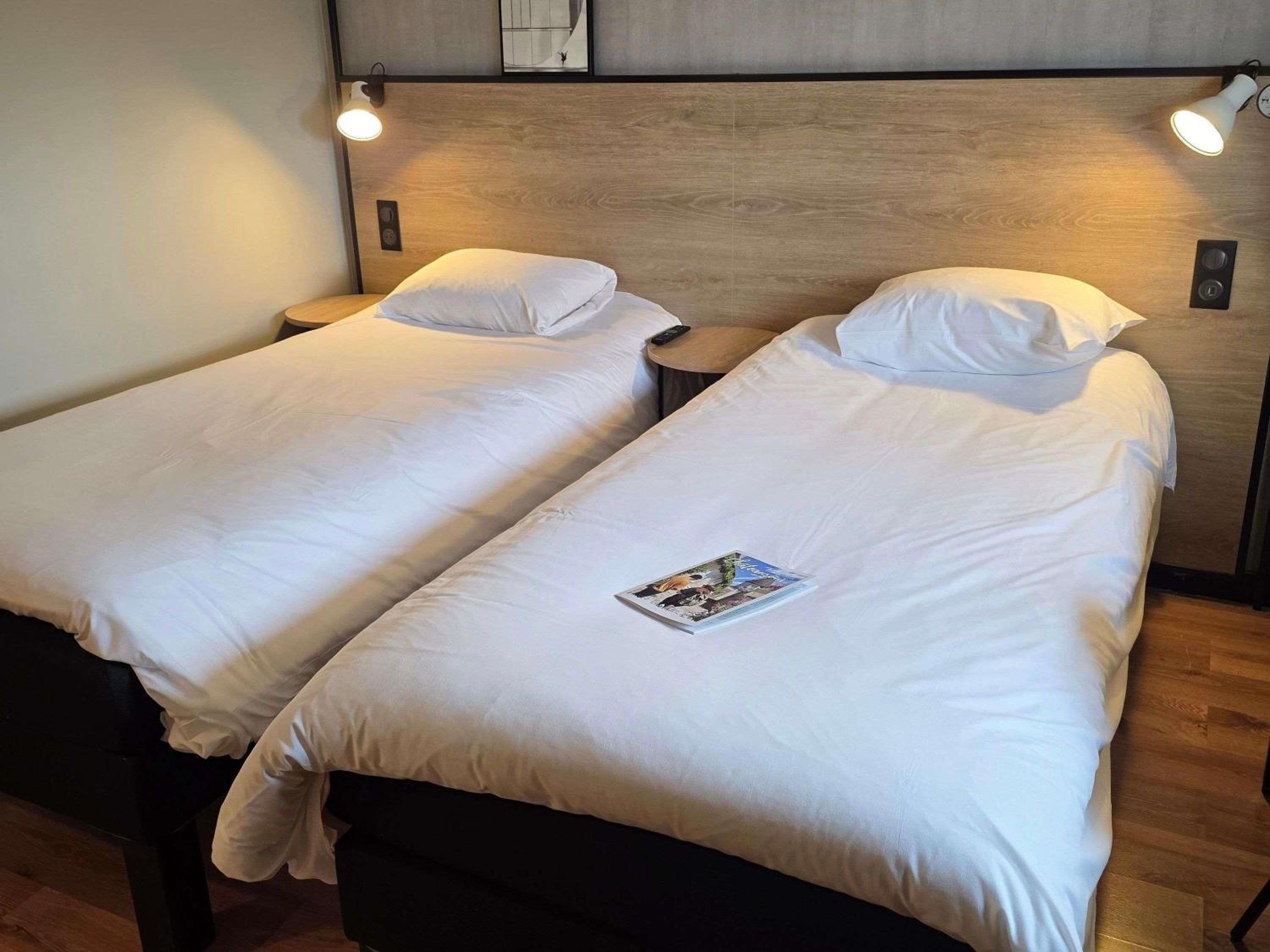 Standard Twin Room - Photo 5