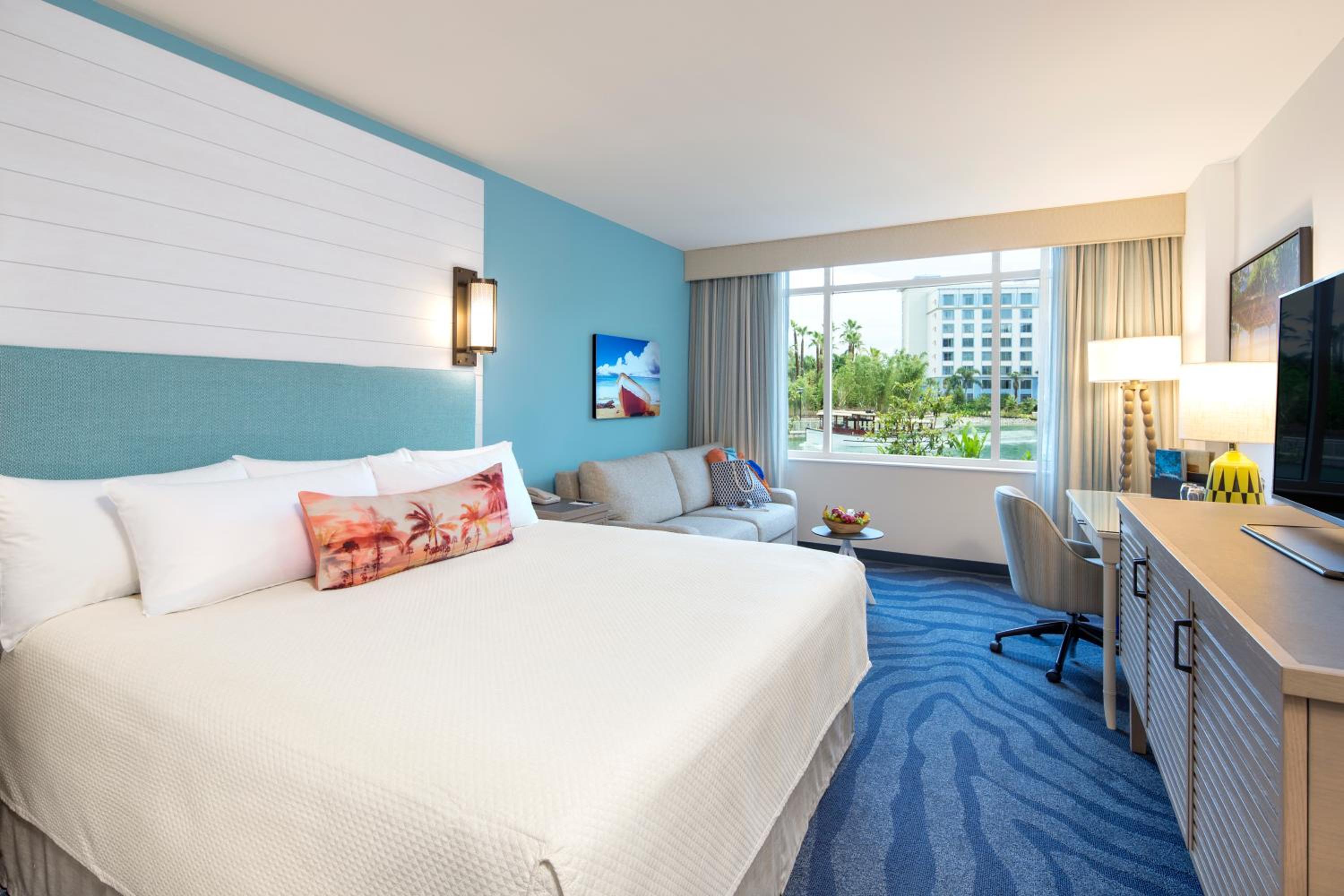 Kids Suite (Includes Early Park Admission*)