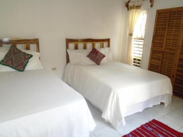 Double Room with Shared Bathroom photo 3