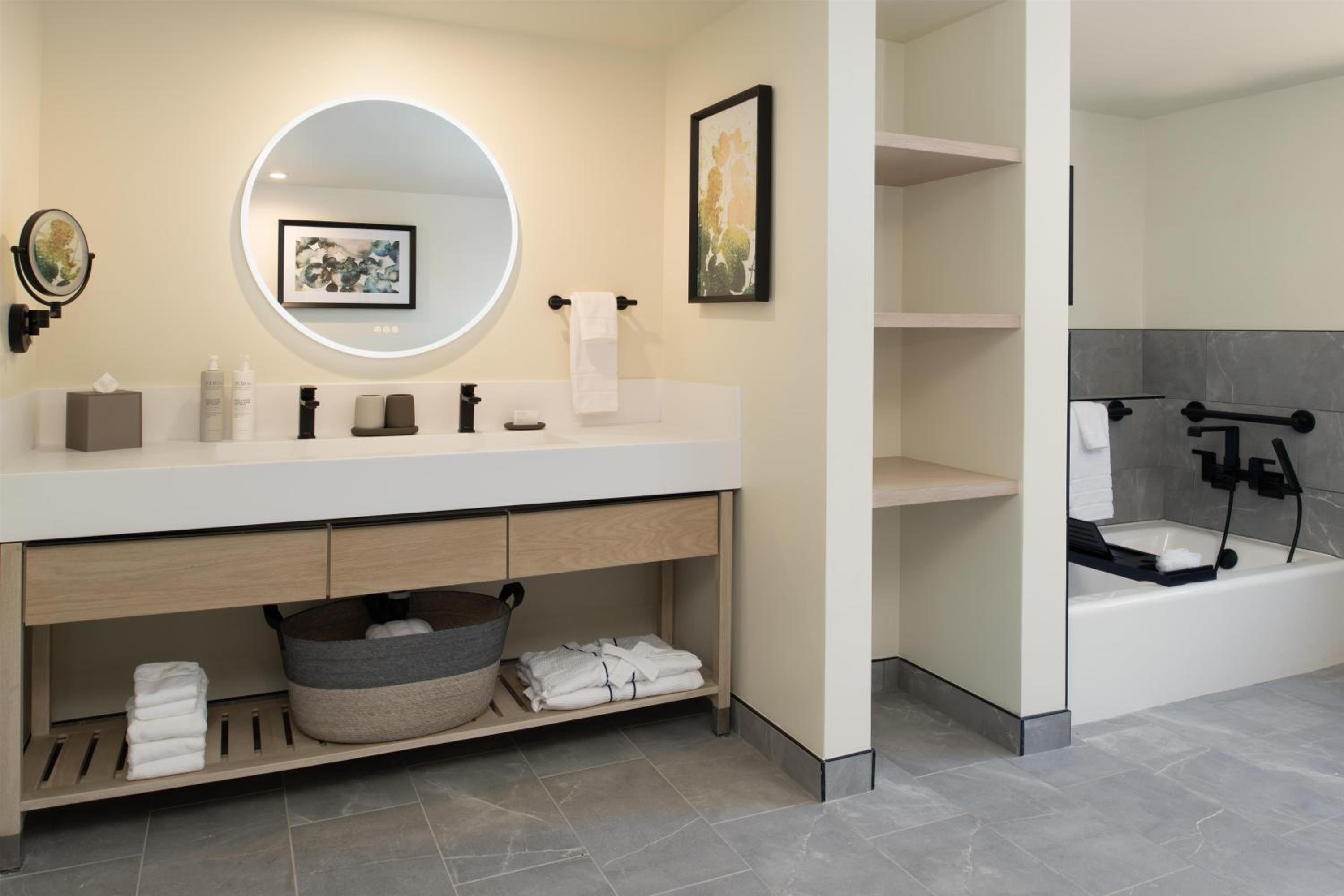 Redwood Lawn Suite with Two Queen Beds and Roll-In Shower - Mobility Access - Photo 1