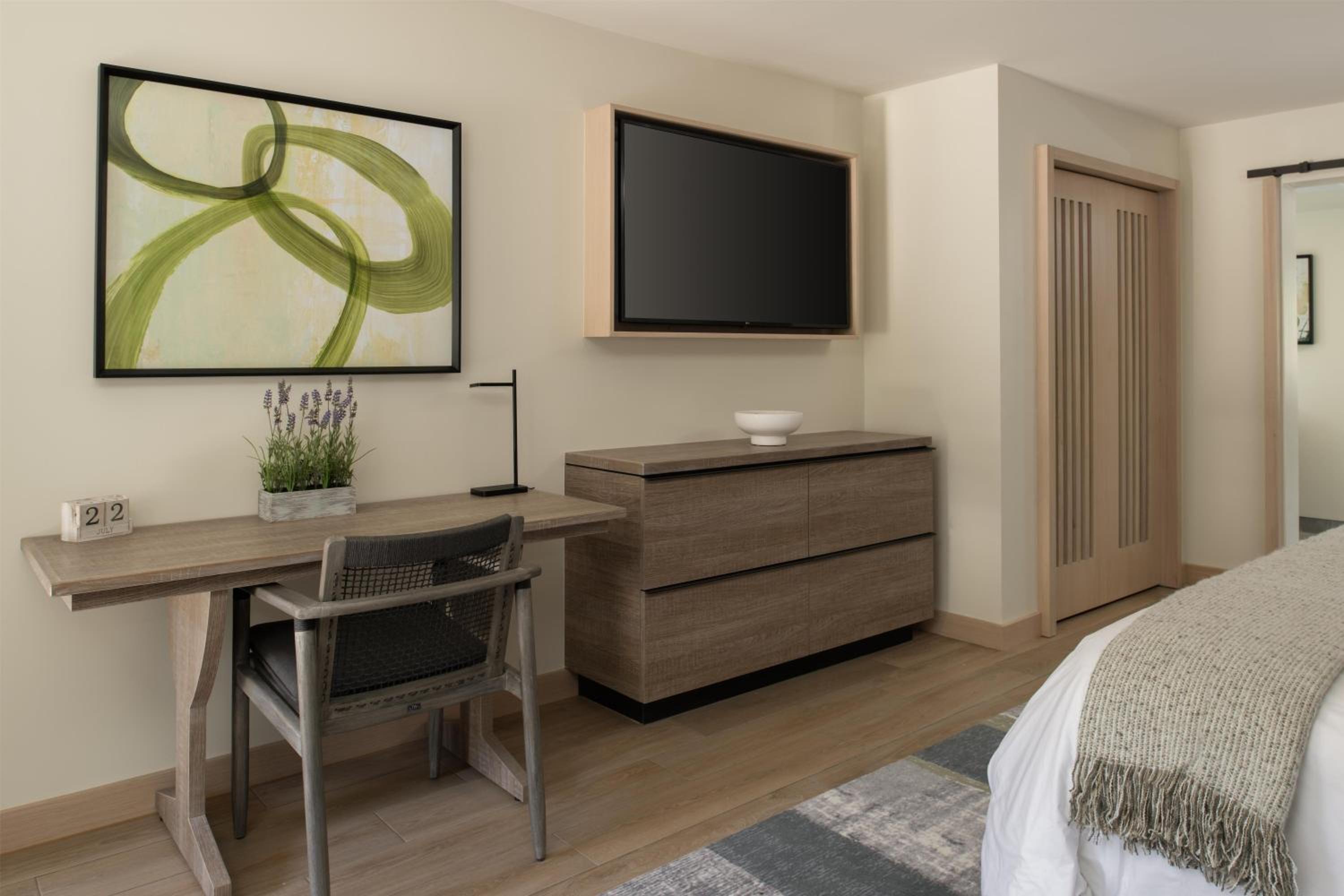 King Room - Hearing Access - Photo 1