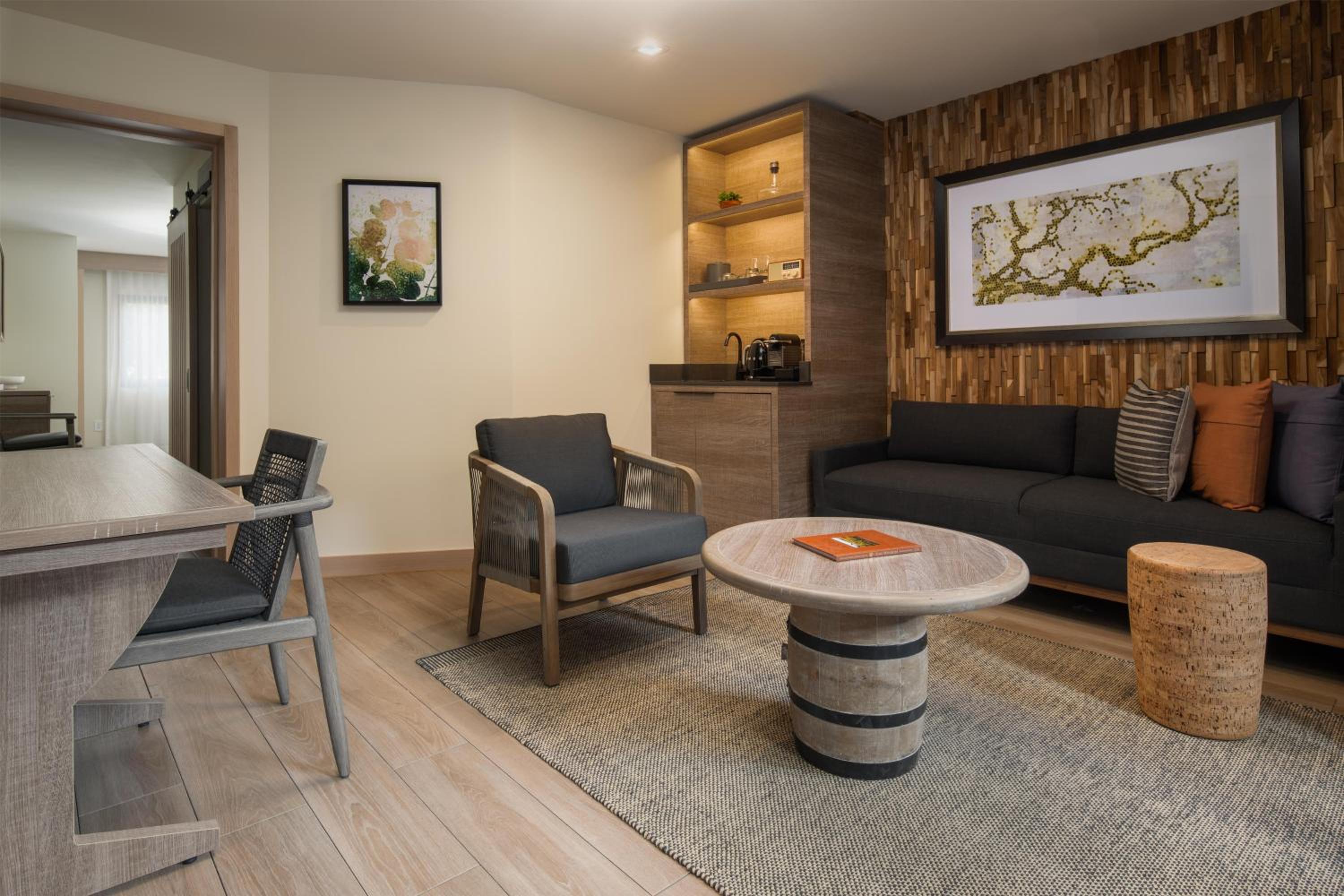 King Room with Poolside Patio and Fire Pit - Photo 3