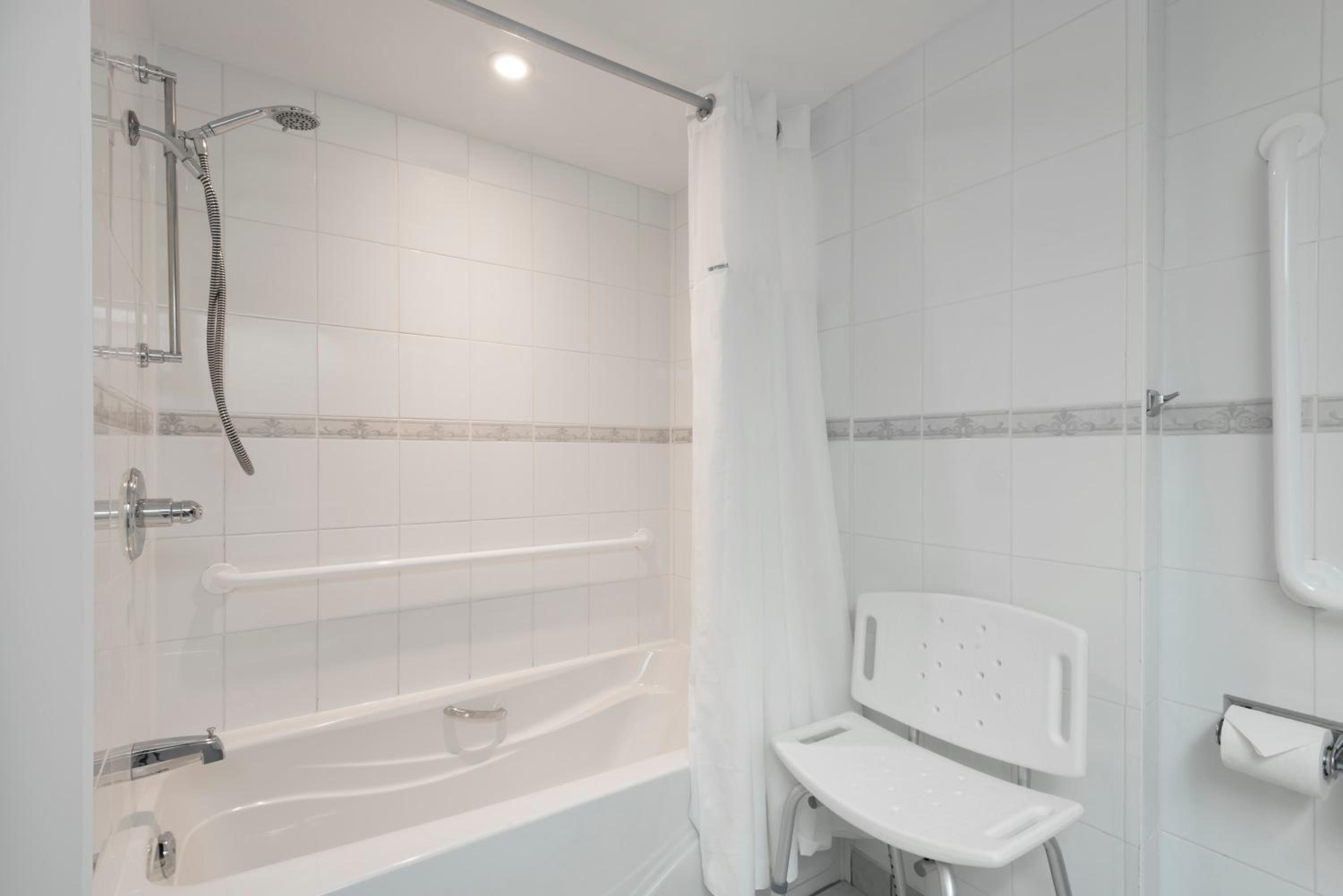 King Room - Mobility Access/Non-Smoking - Photo 4