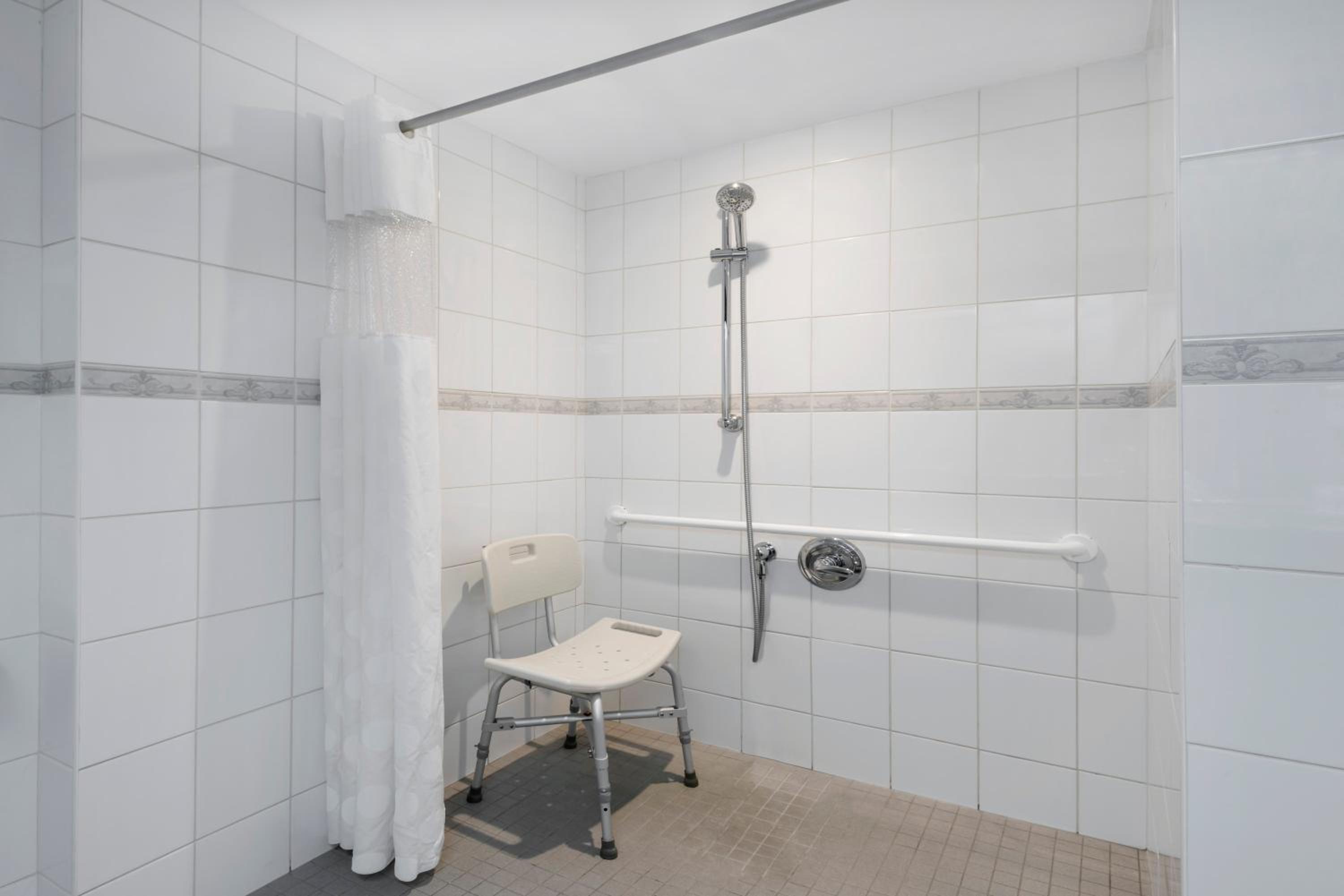 King Room - Mobility Access/Non-Smoking - Photo 3