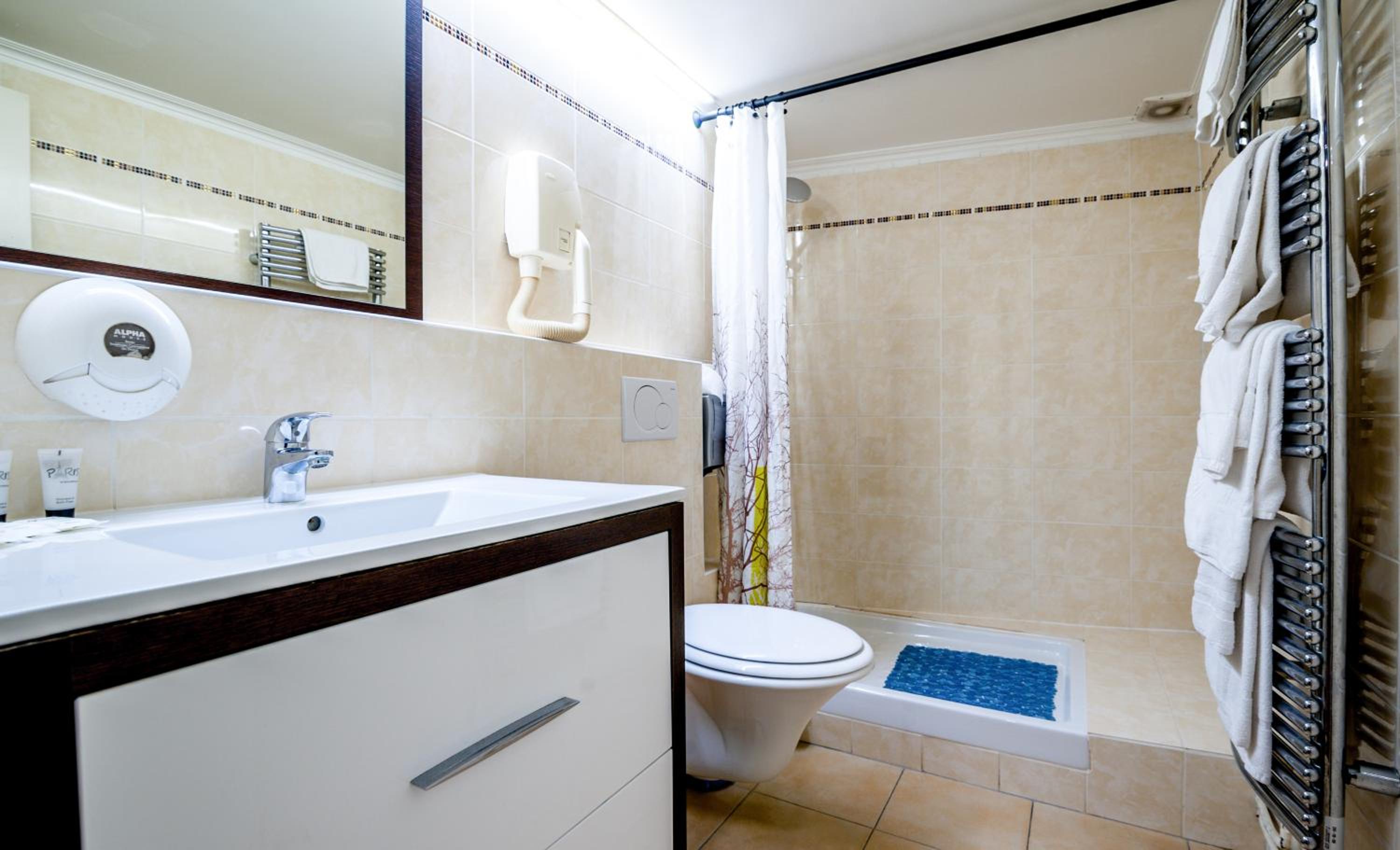 Single Room with Shower photo 3