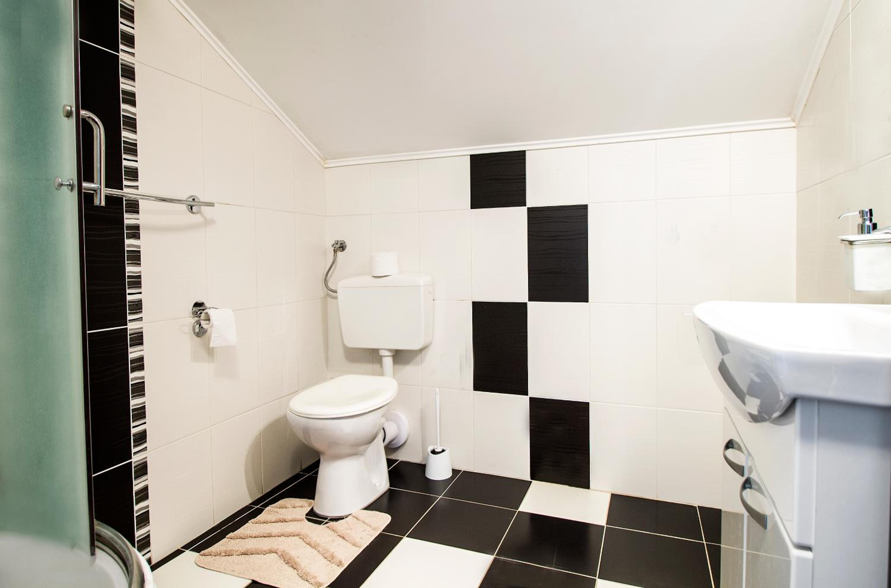 Two-Bedroom Apartment - Photo 7