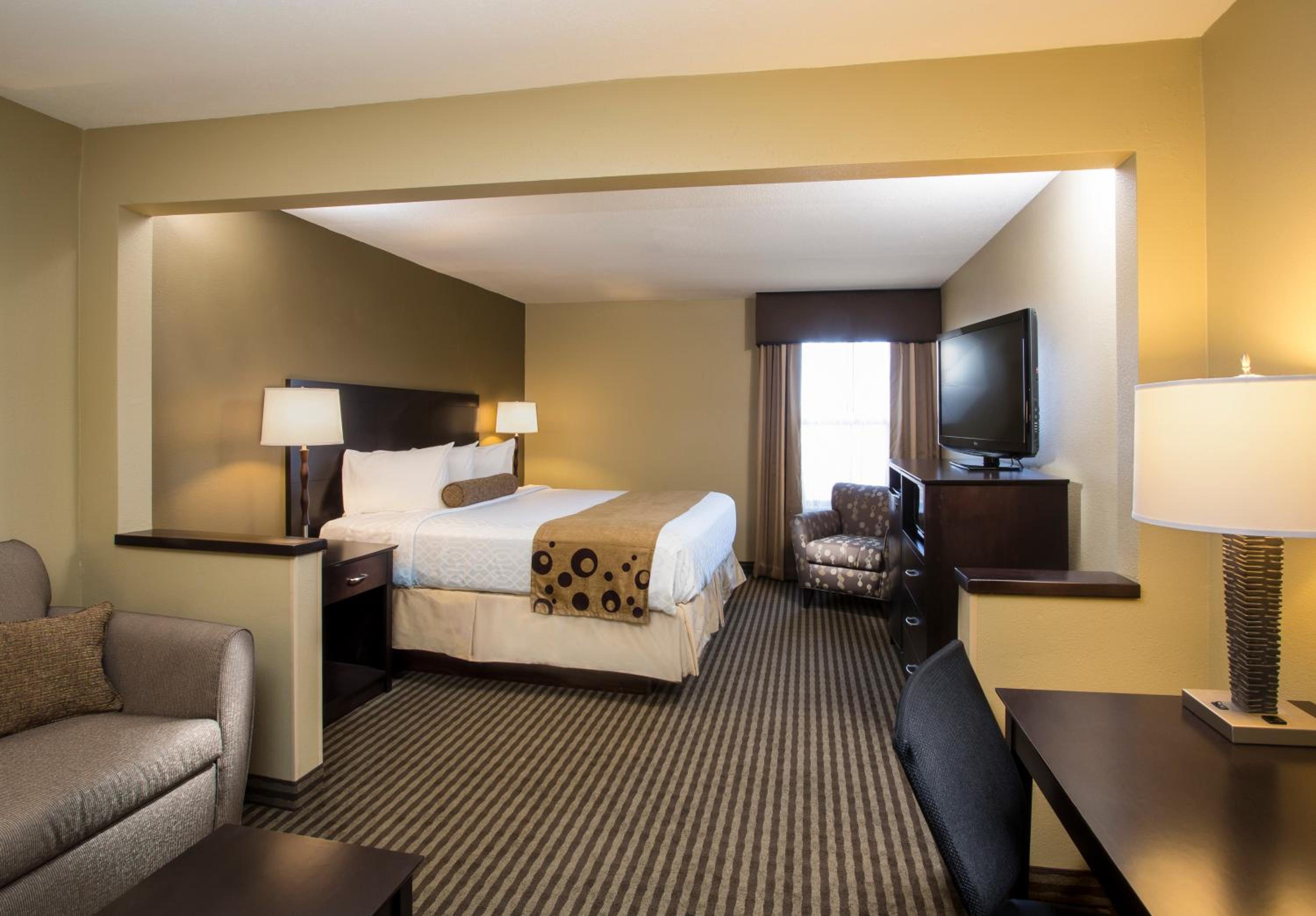 Deluxe King Suite with Sofa Bed - Non Smoking - Photo 4