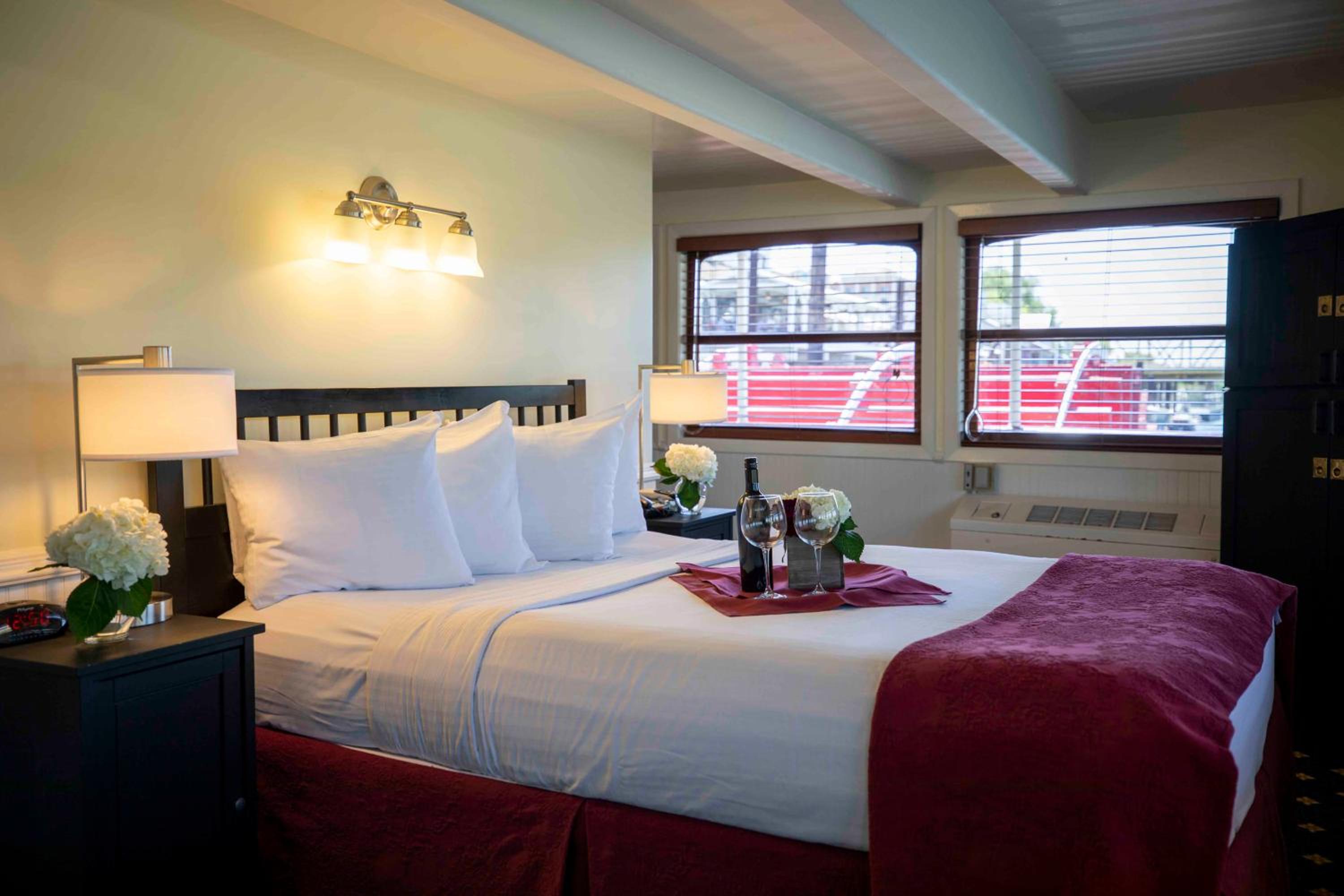 Deluxe Double Room with River View - Disability Access - Photo 1