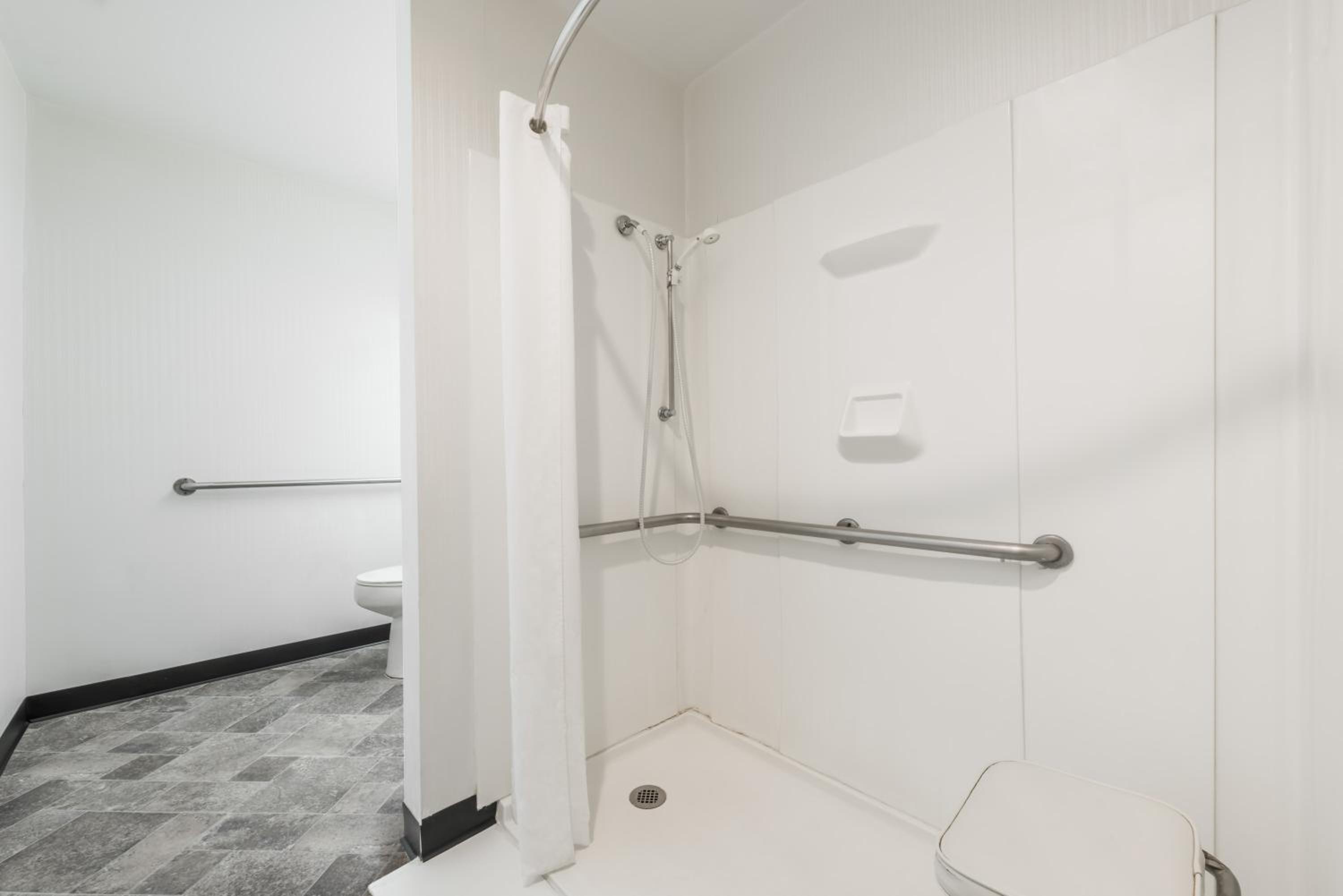Queen Room - Disability Access/Non-Smoking - Photo 3