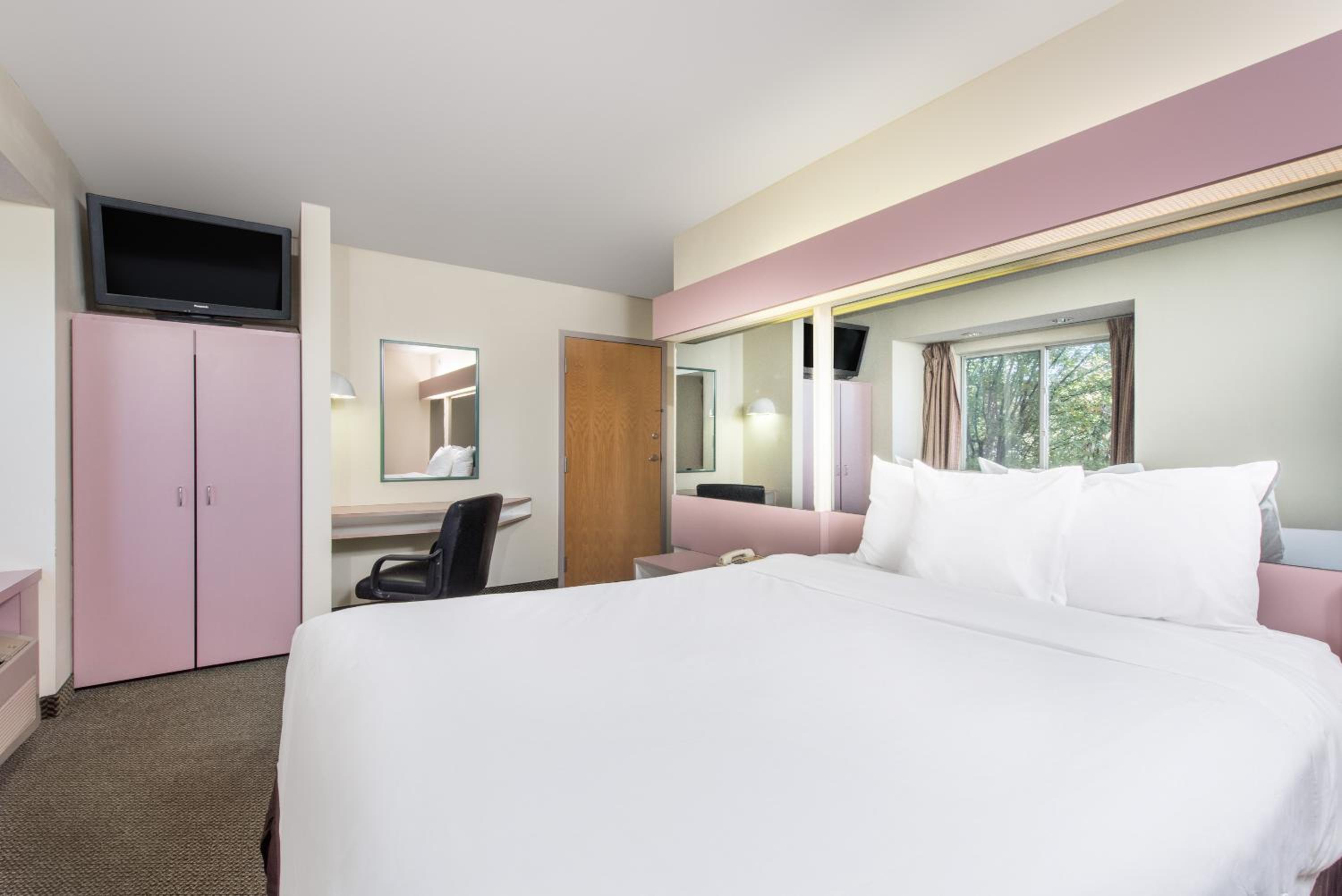 Queen Room - Disability Access/Non-Smoking - Photo 5