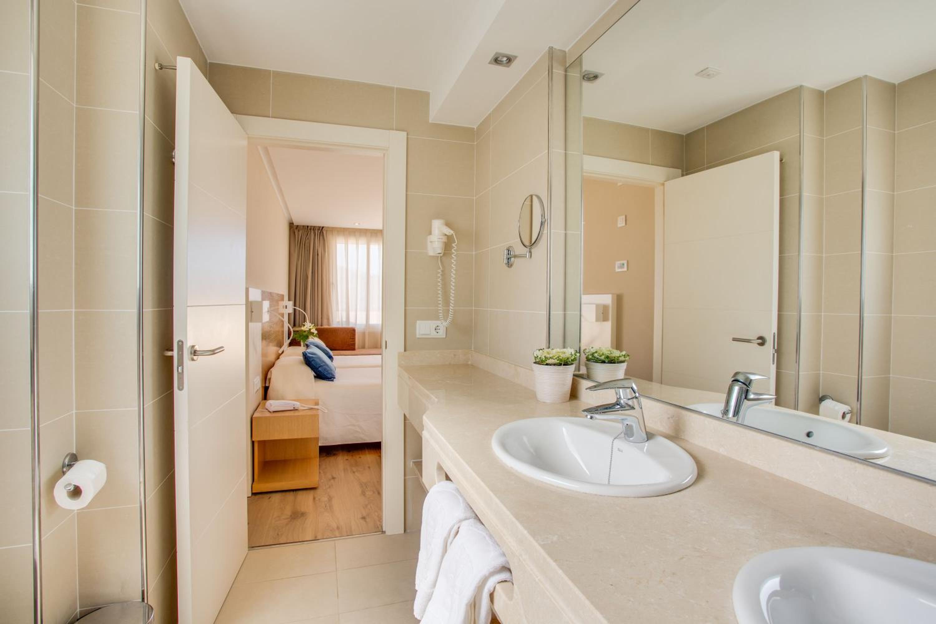 Classic Double Room - Photo 8