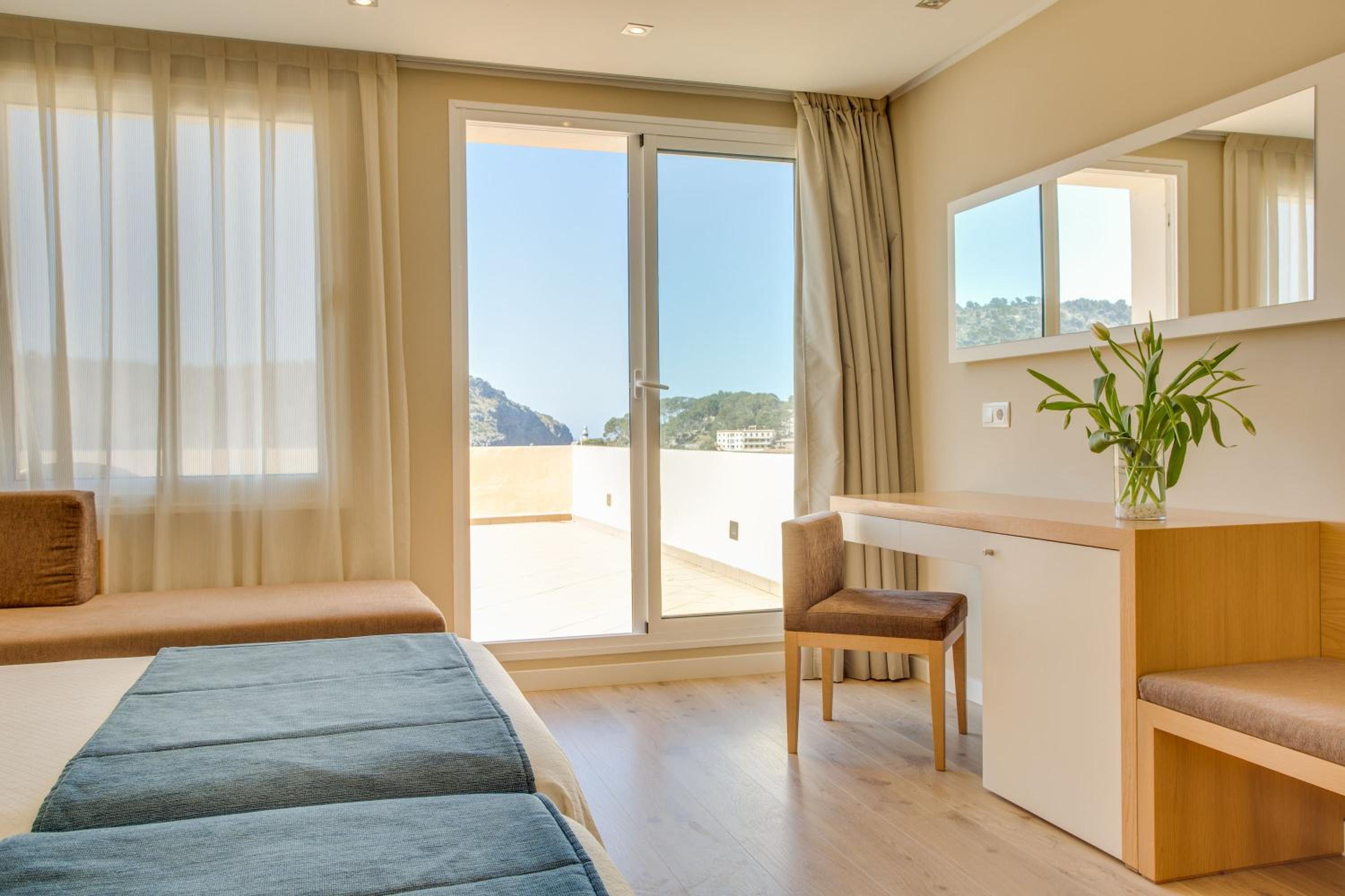 Superior Double Room (2 Adults + 2 Children)