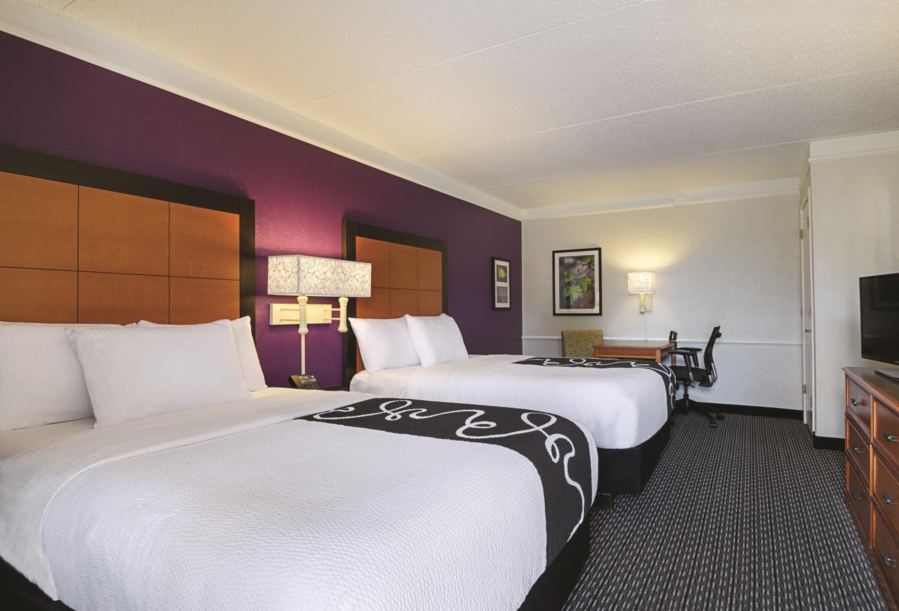 Double Room with Two Double Beds - Non-Smoking - Photo 2
