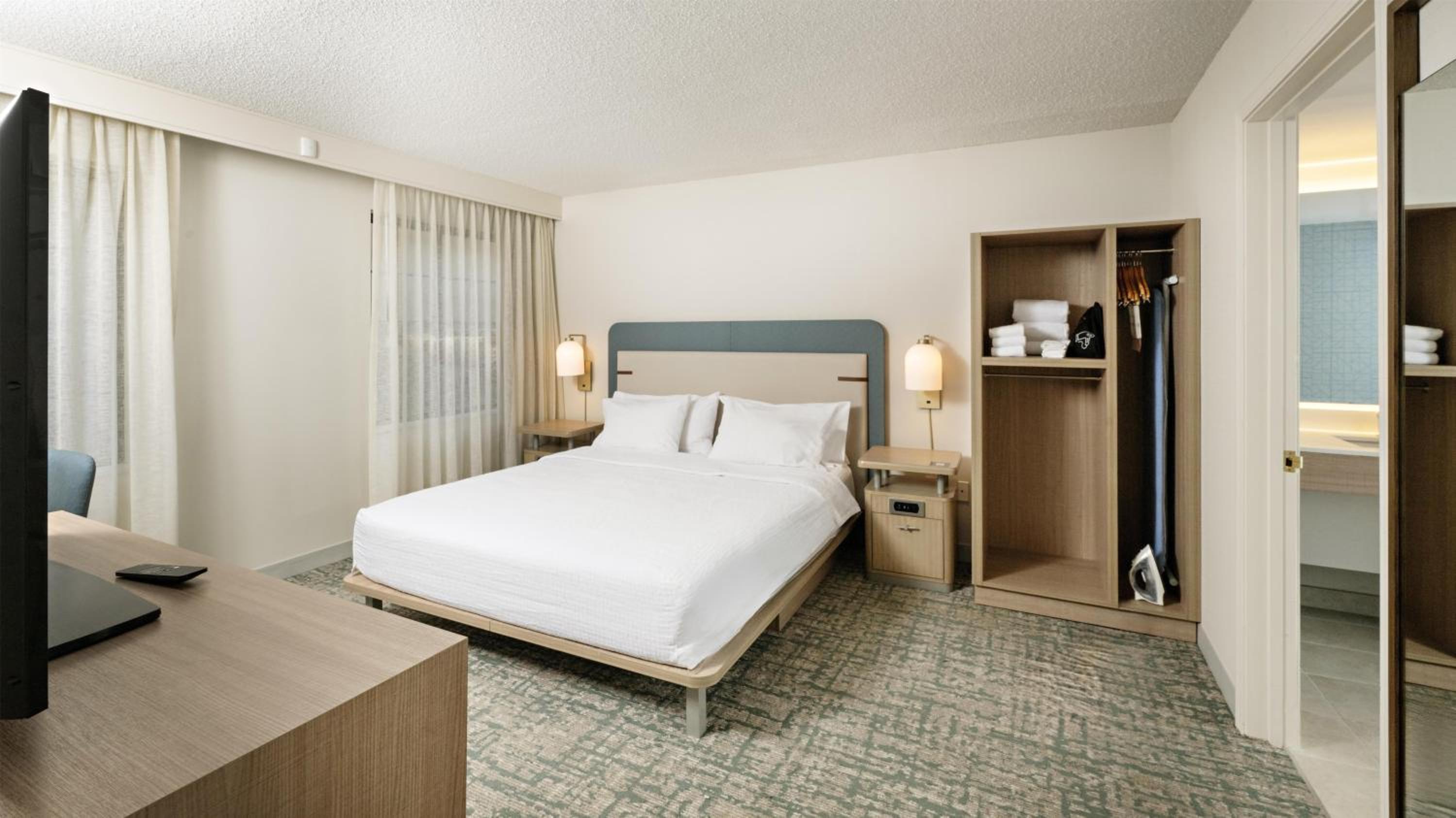 Two-Bedroom Suite - Hearing Accessible/Non-Smoking - Photo 4