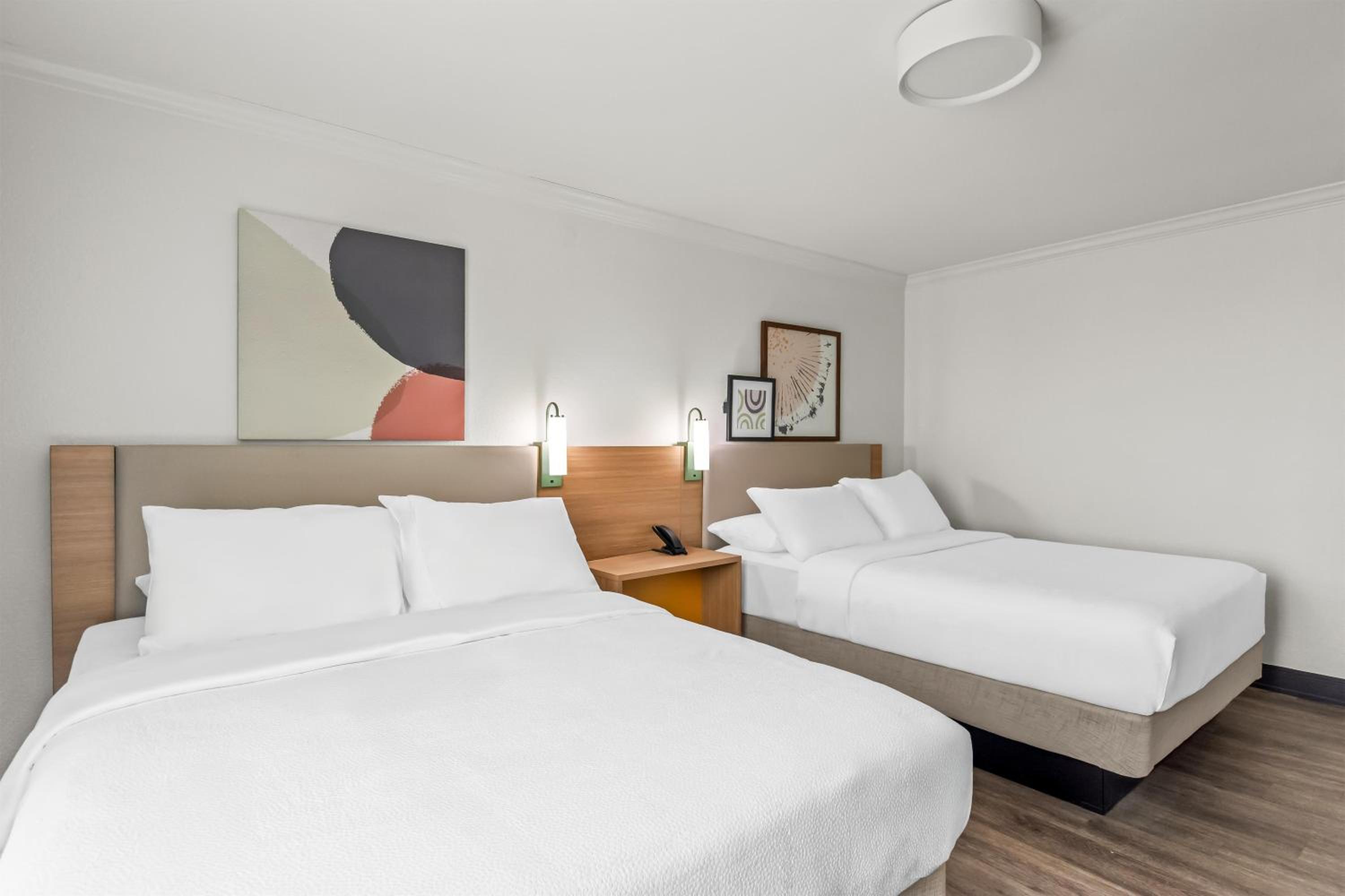 Suite with Two Queen Beds and Bath Tub - Mobility Access - Photo 6