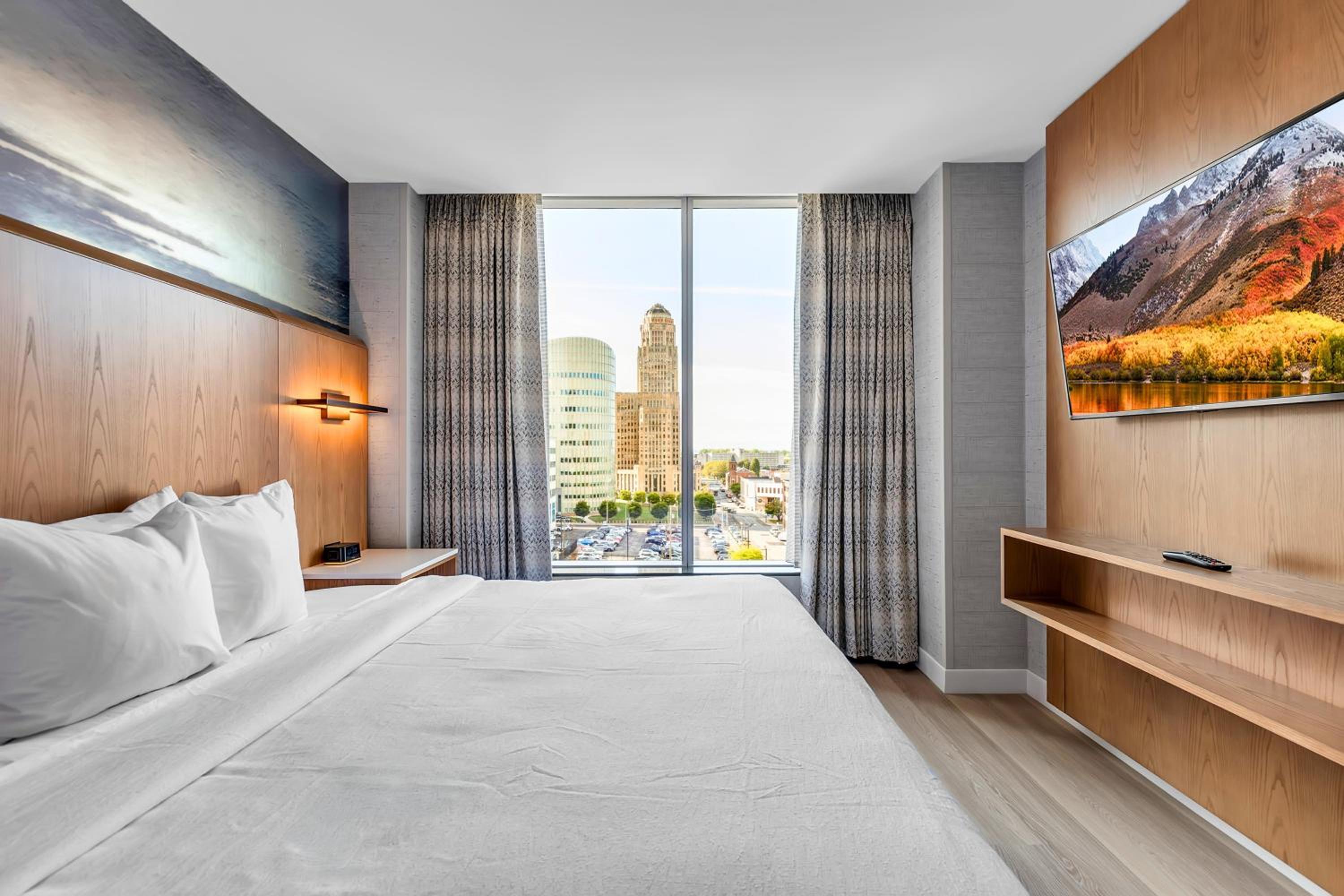 Two-Room Executive King Suite - Non-Smoking - Photo 1