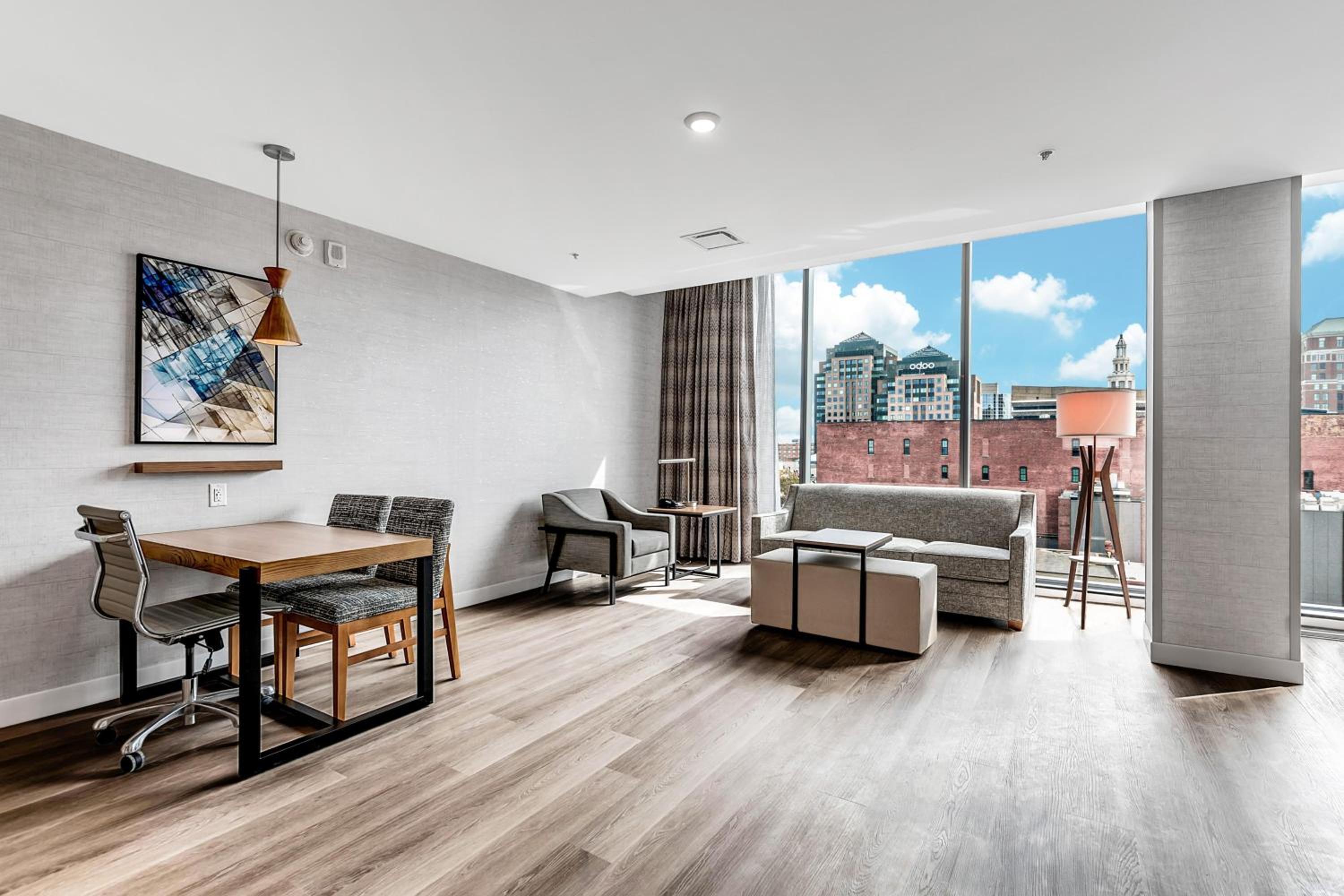 Two-Room Executive King Suite - Non-Smoking - Photo 2