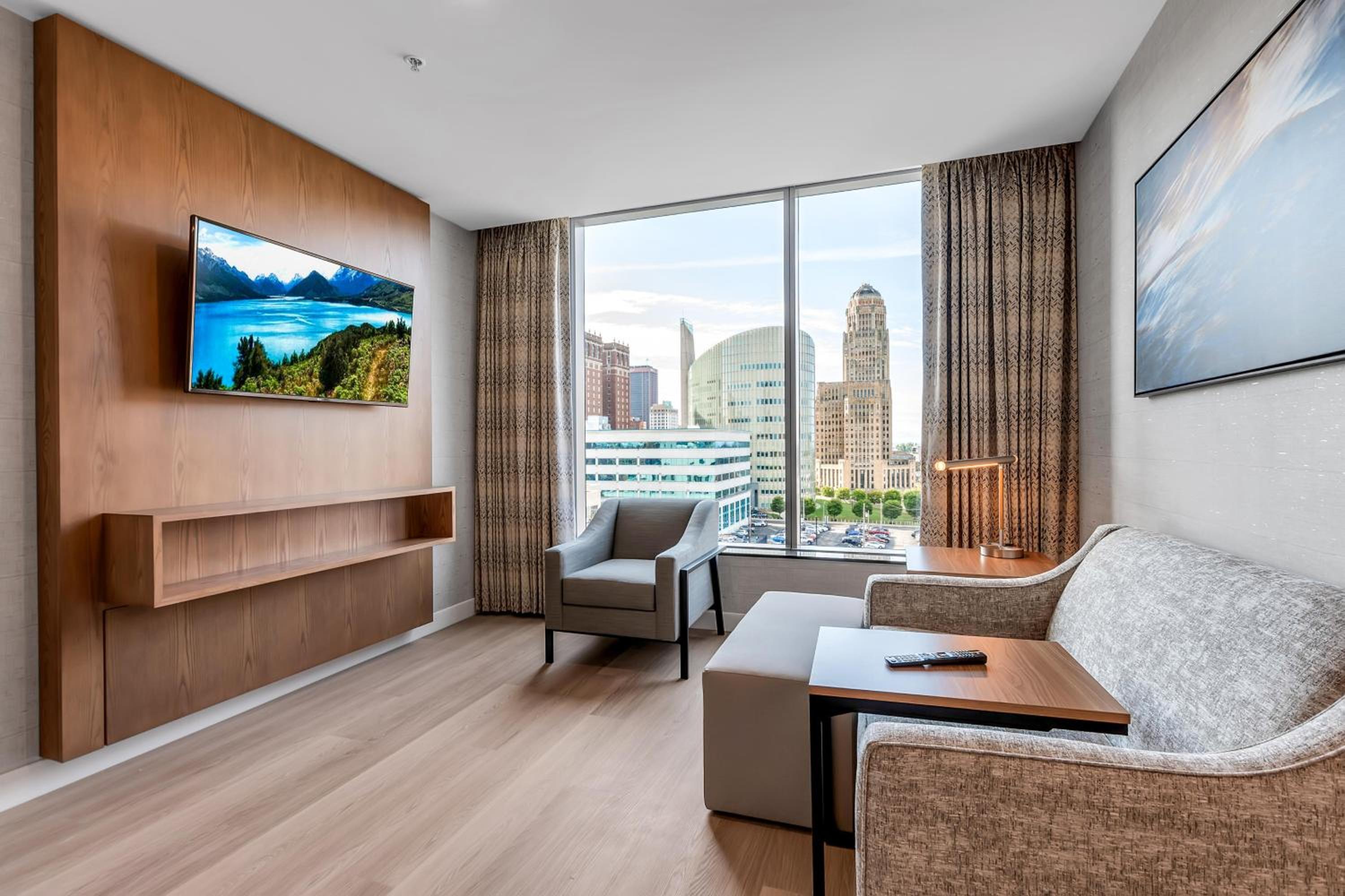 King Suite - Photo 13