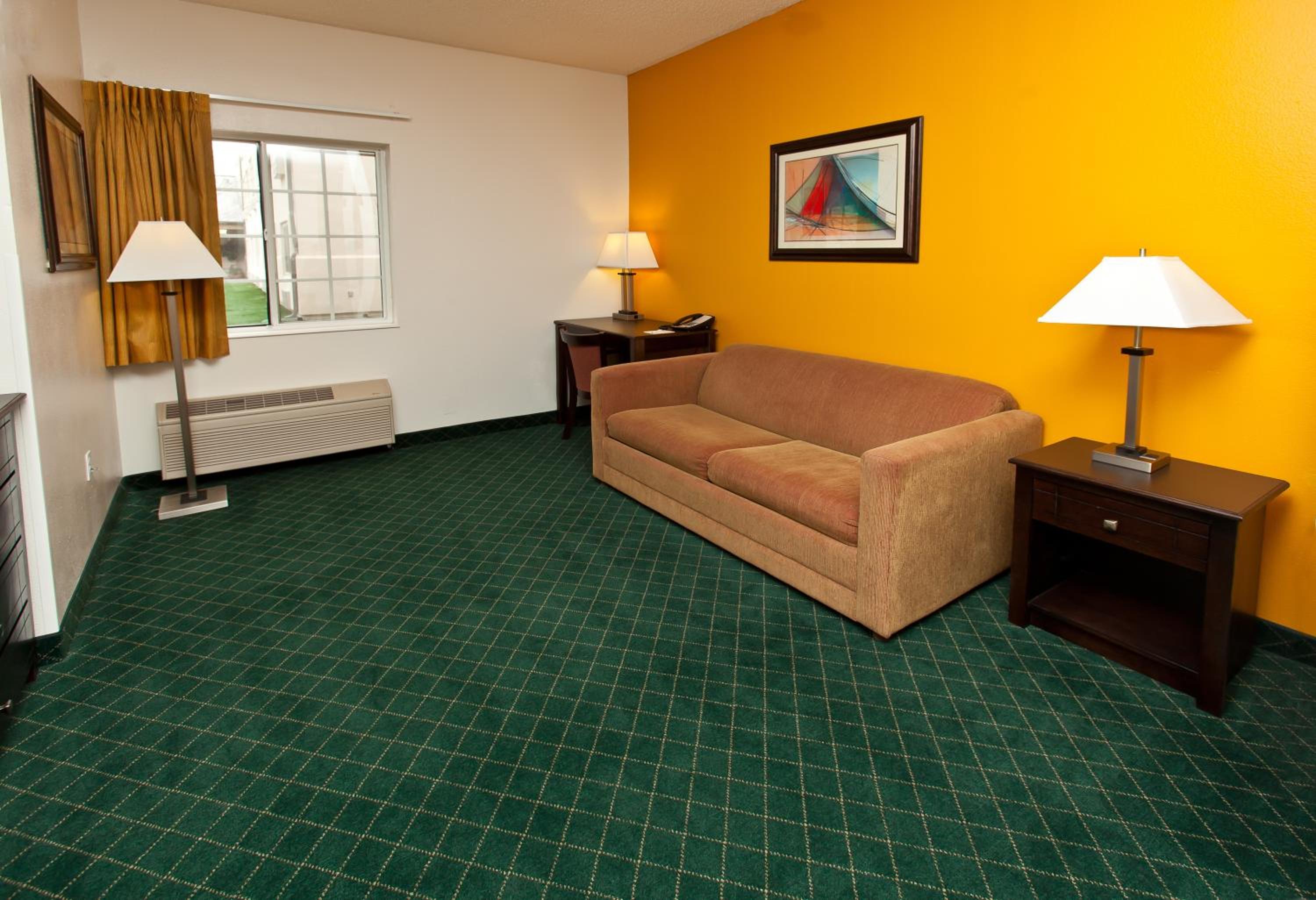 Queen Suite with Sofa Bed photo 3