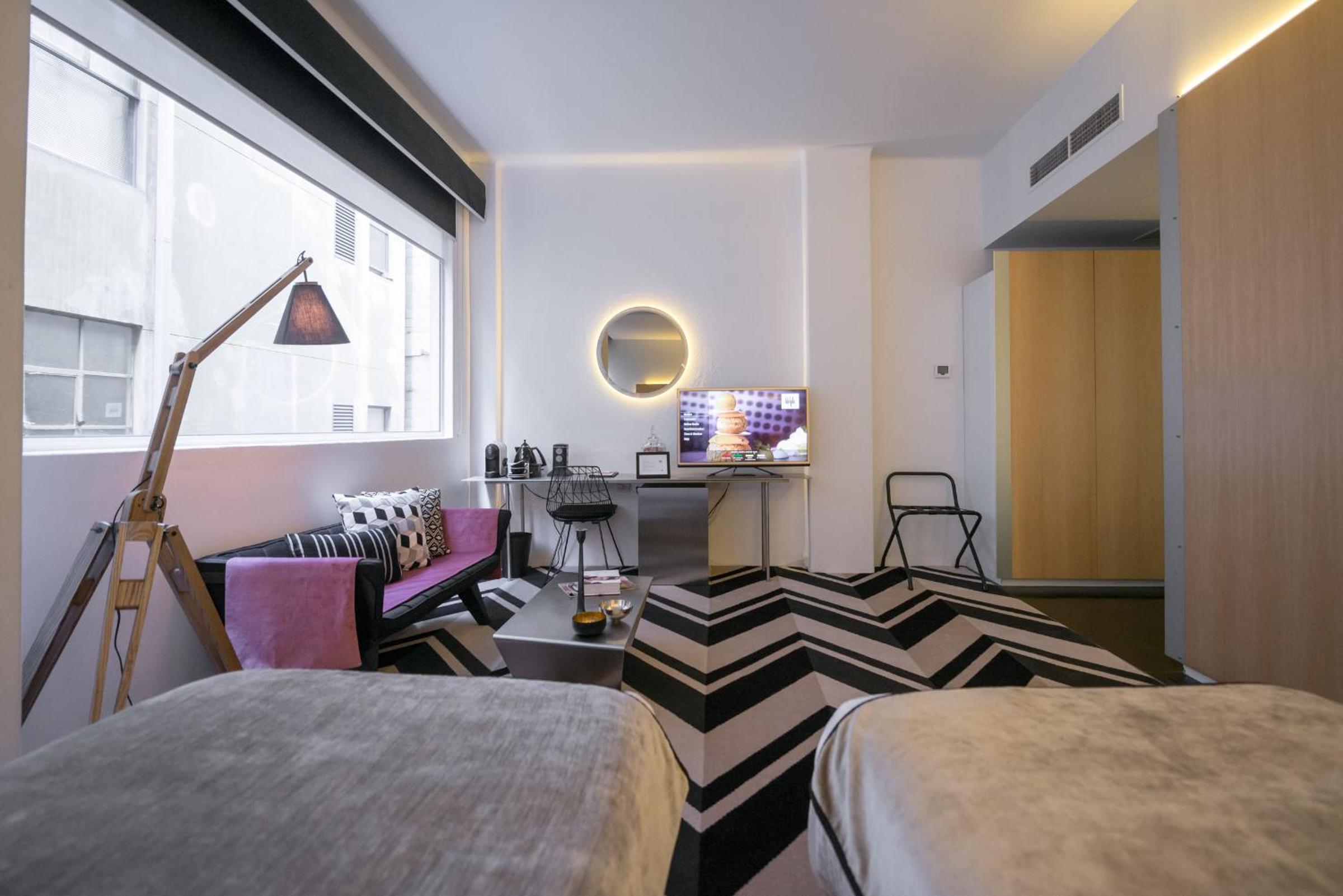 Twin Room - Photo 3