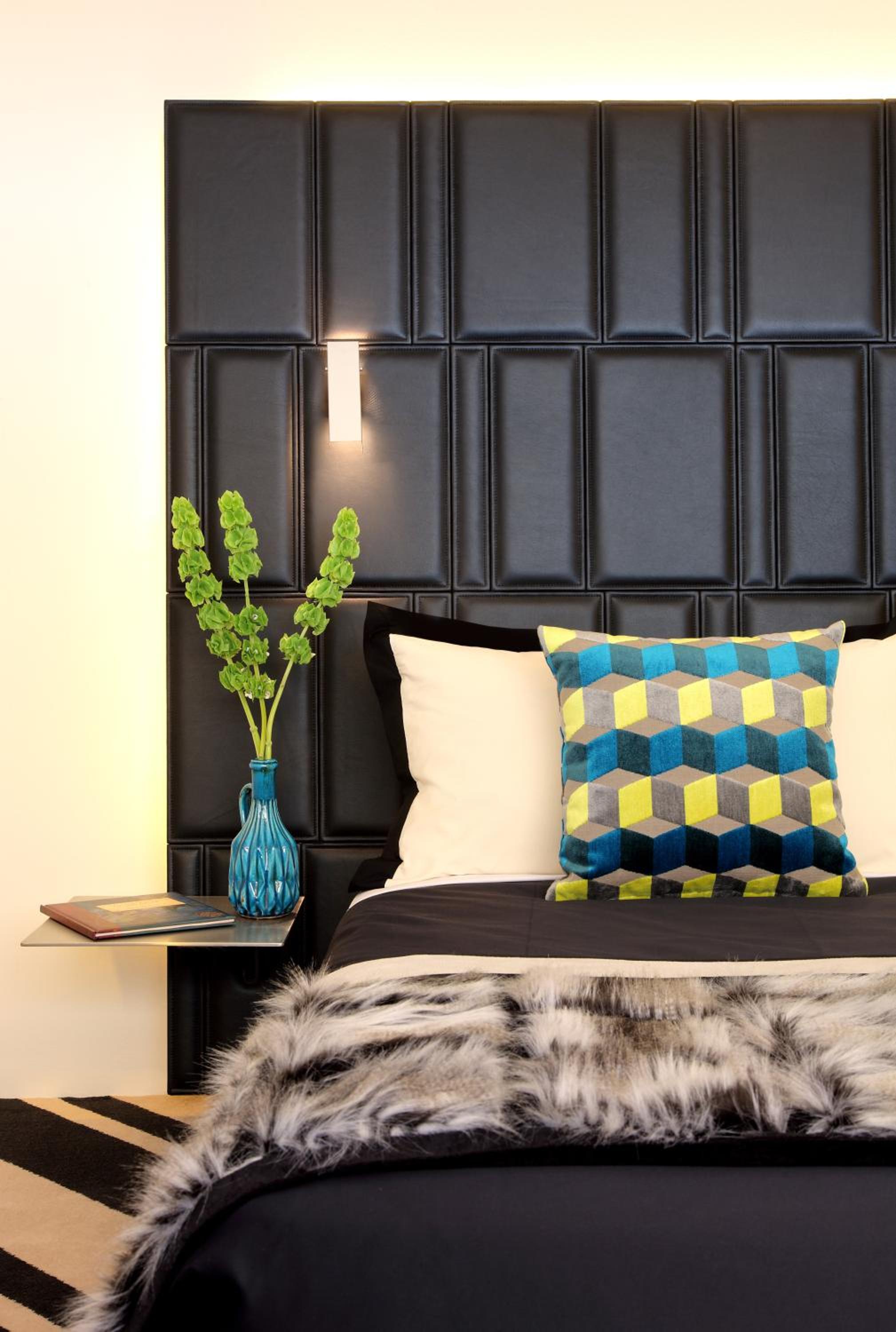 Executive Suite - Photo 4