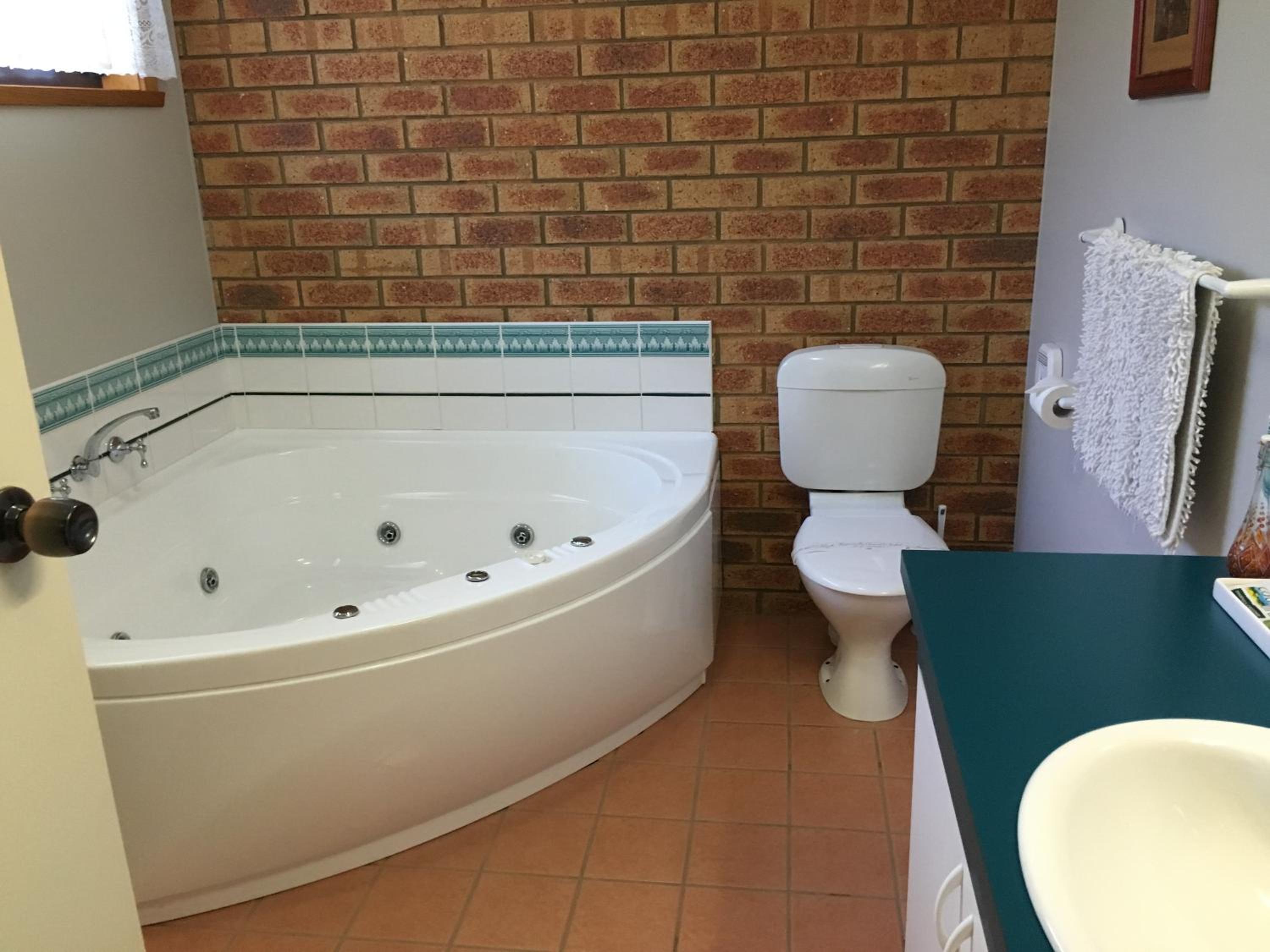 King Room with Spa Bath photo 2