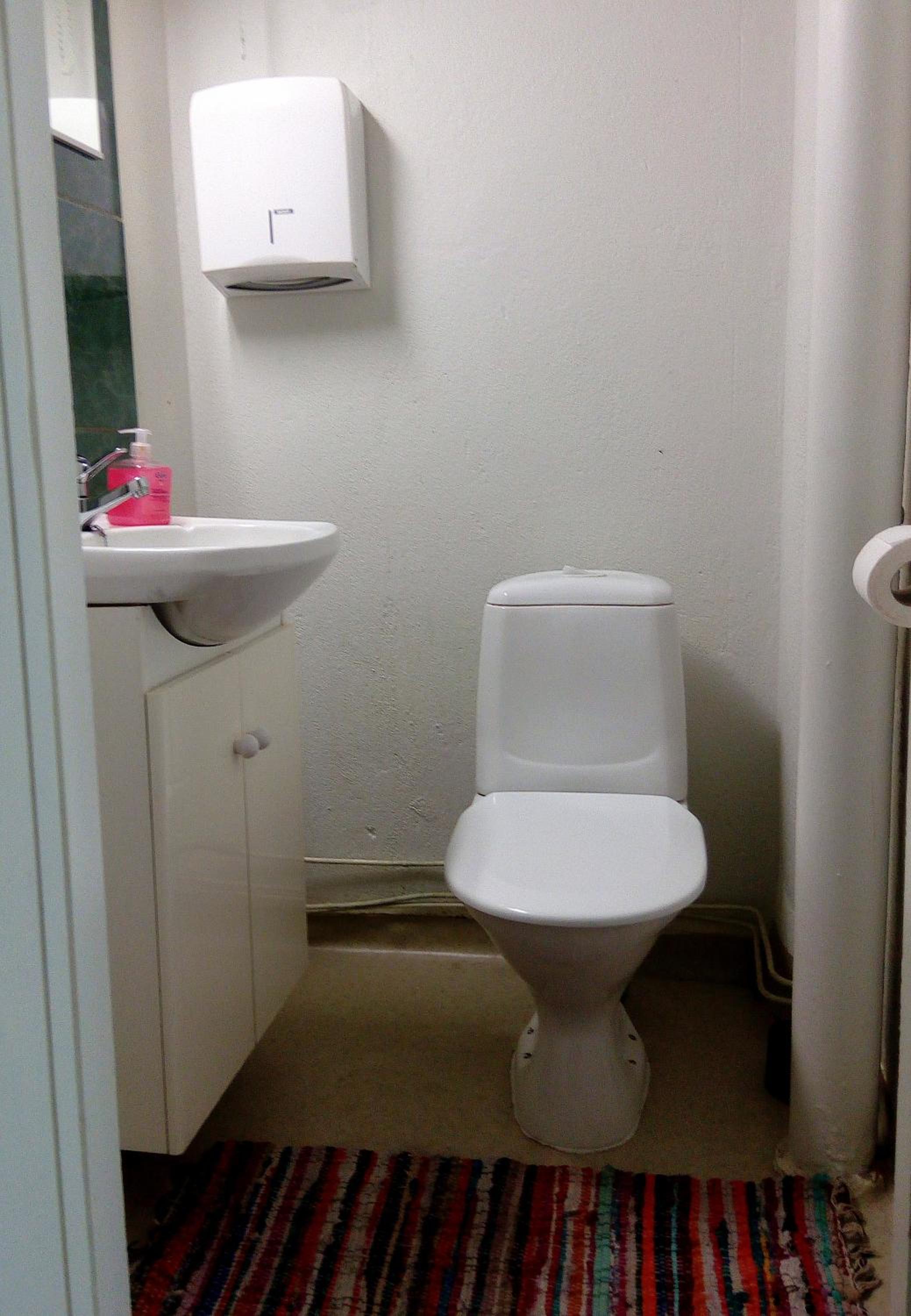 Studio Apartment with Shared Shower photo 2