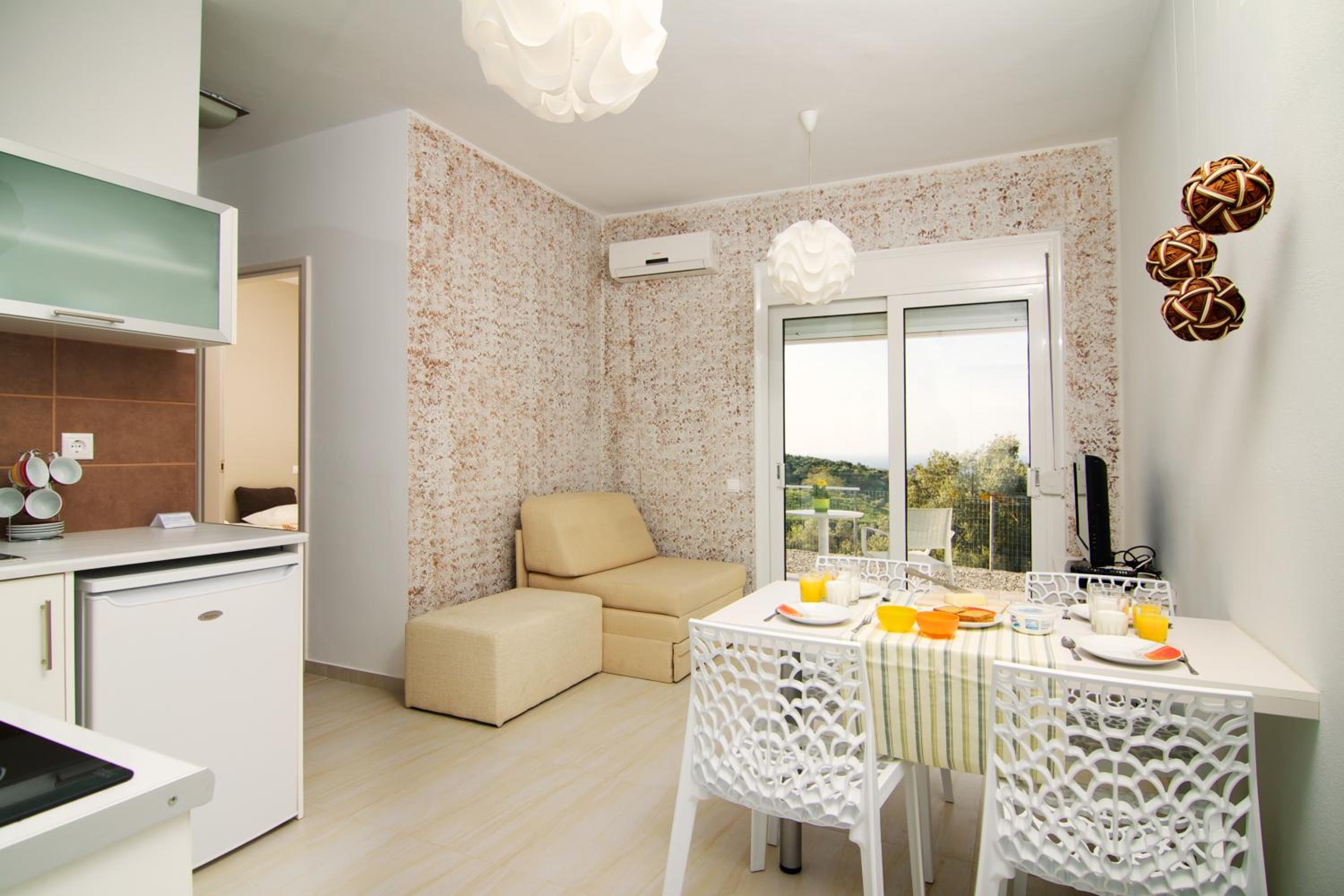 Two-Bedroom Apartment with Shared Pool photo 2
