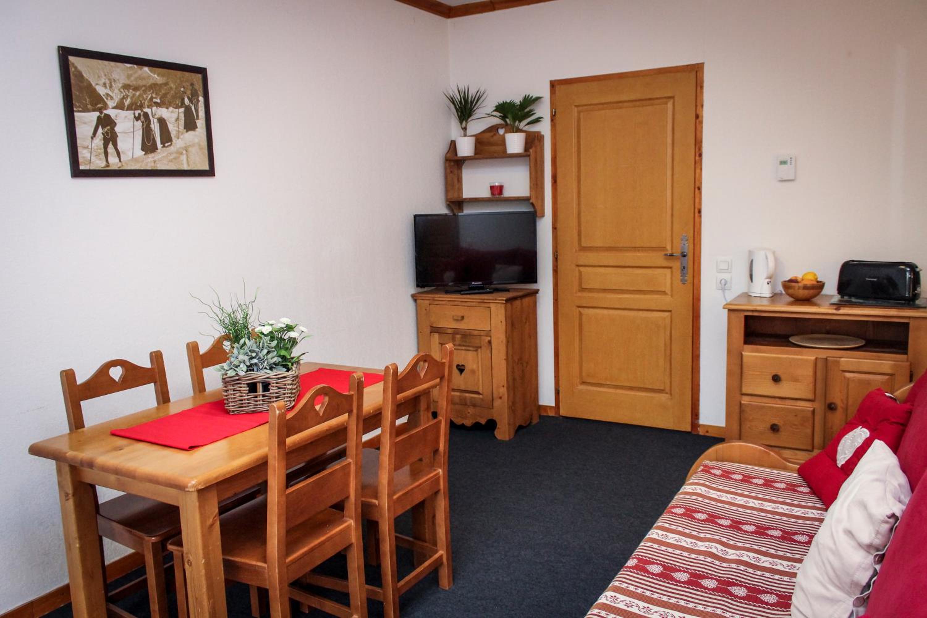 One-Bedroom Apartment (4 Adults)