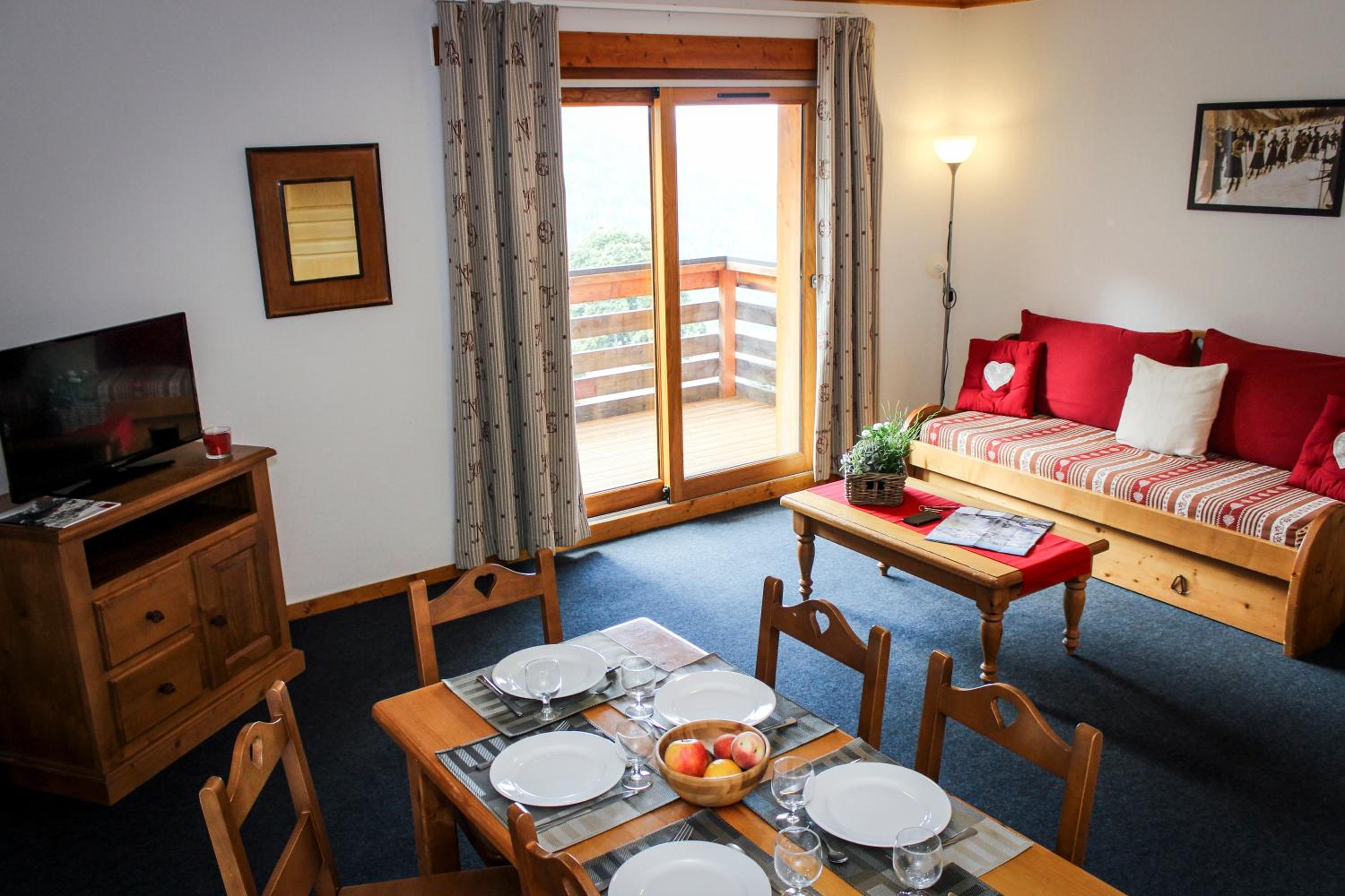 Comfort Two-Bedroom Apartment (6 Adults)