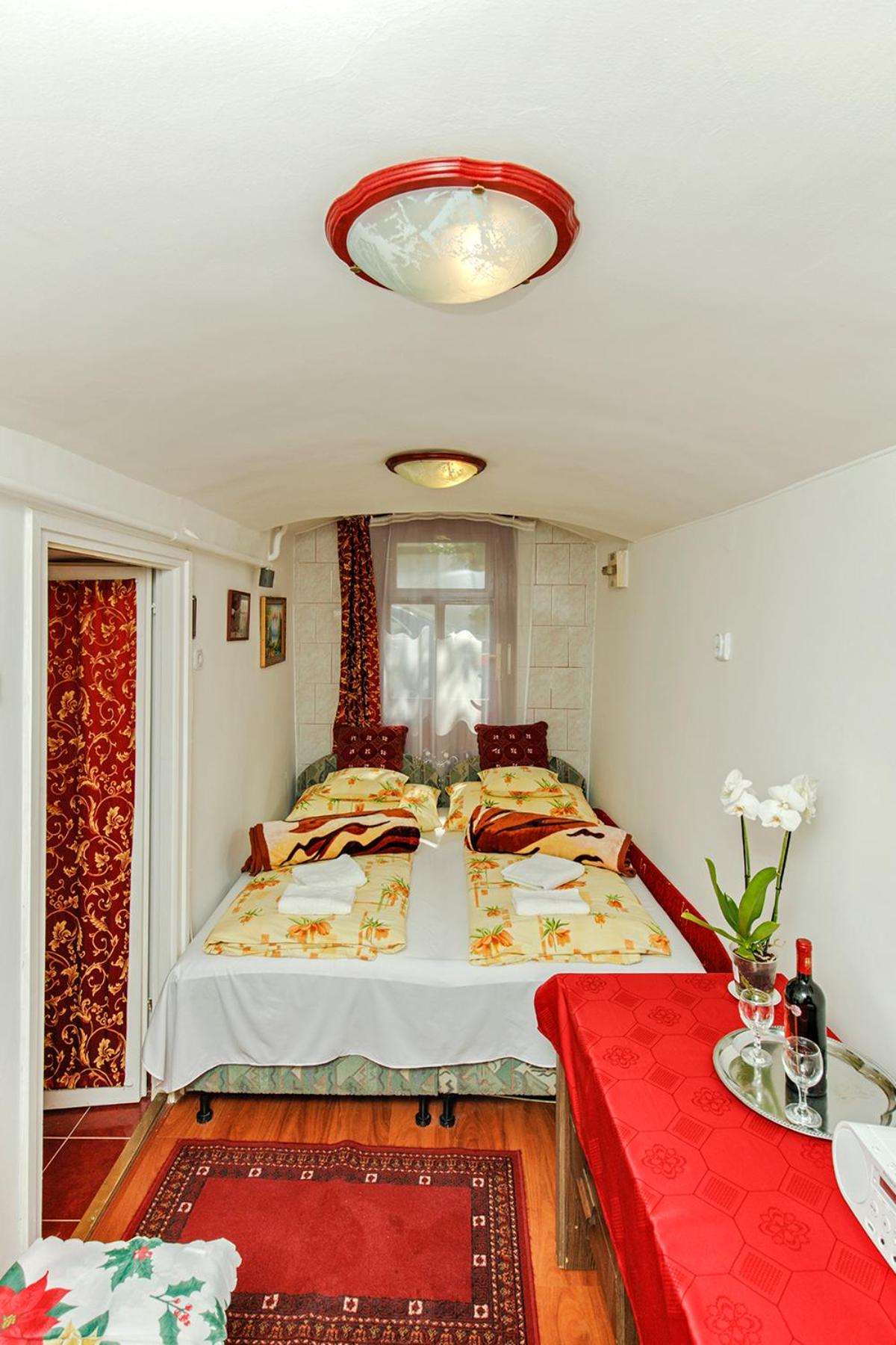 Two-Bedroom Apartment - Photo 1