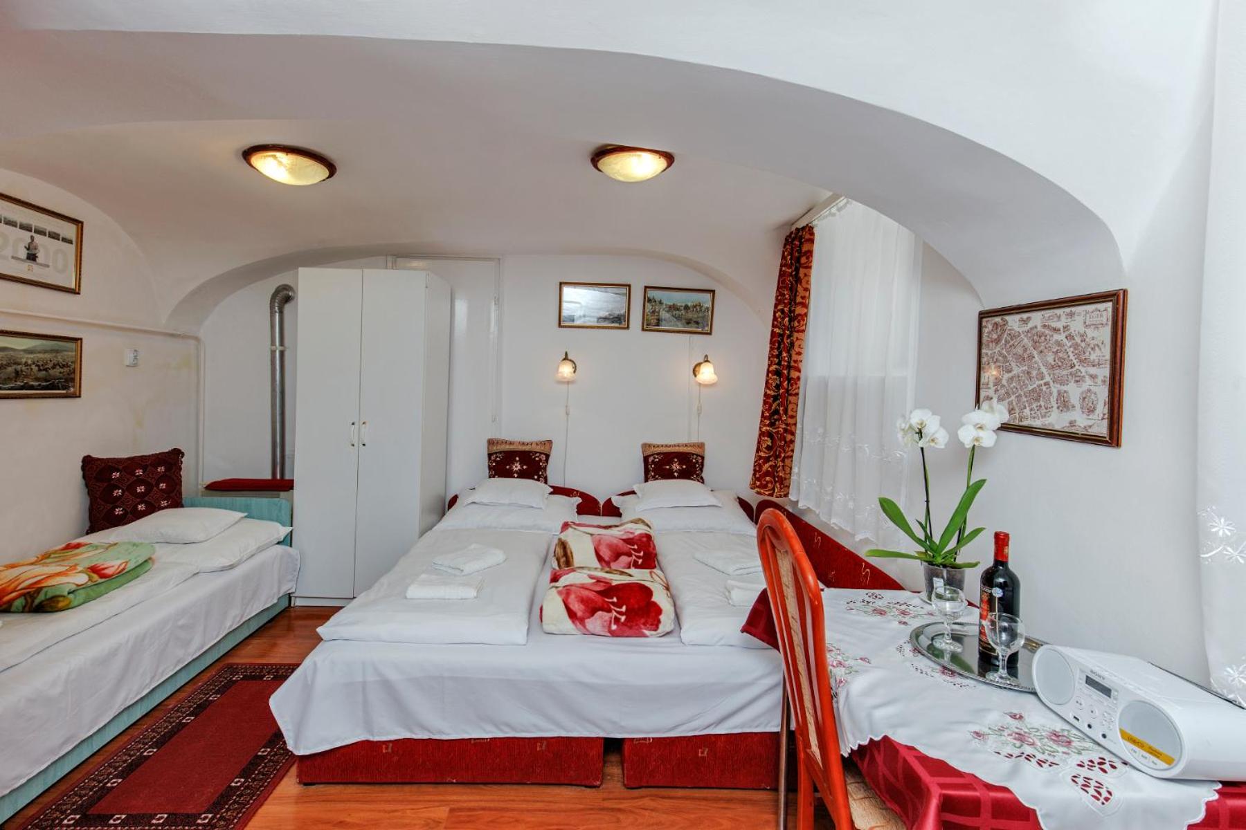 Two-Bedroom Apartment - Photo 7