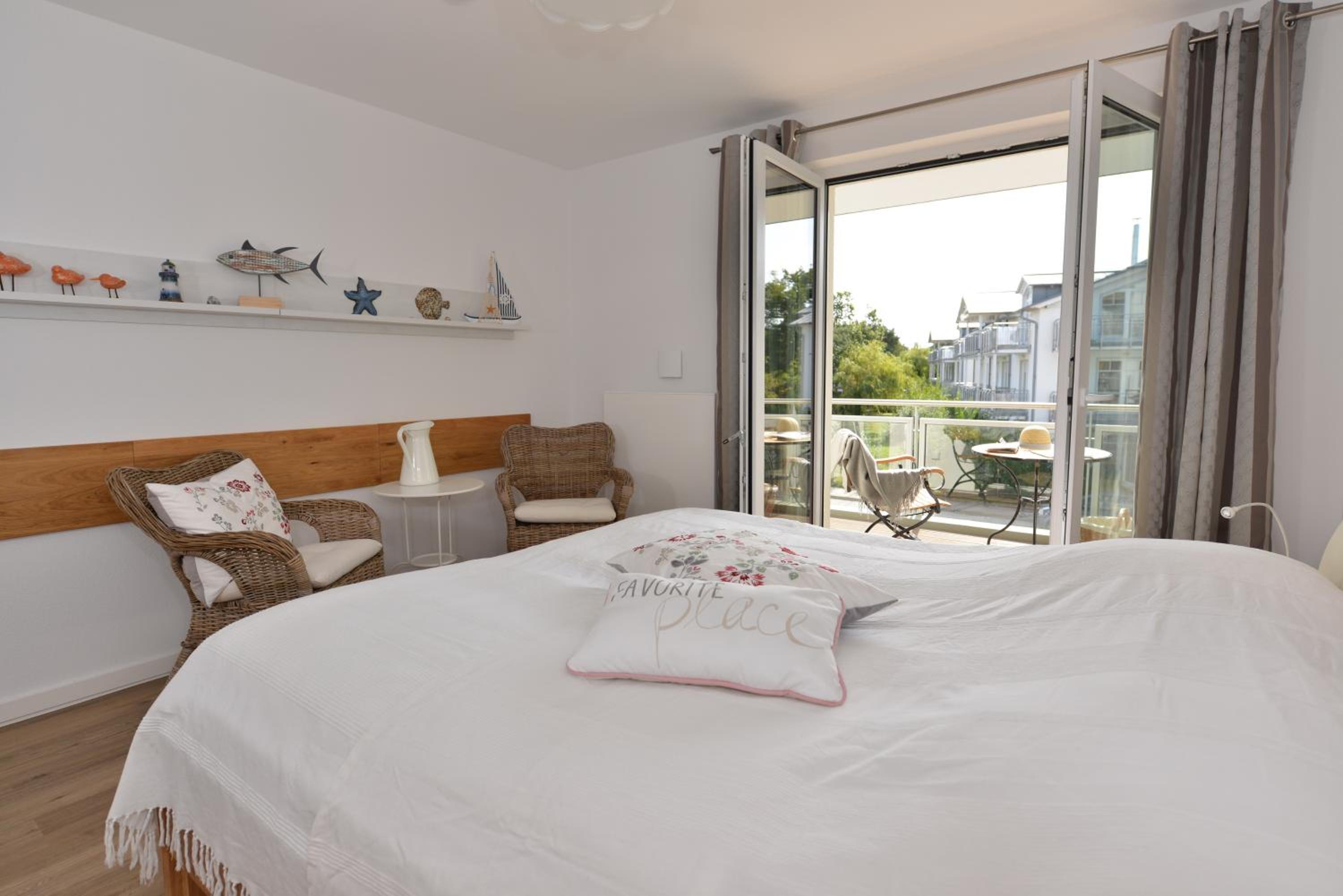 Apartment with Balcony photo 1