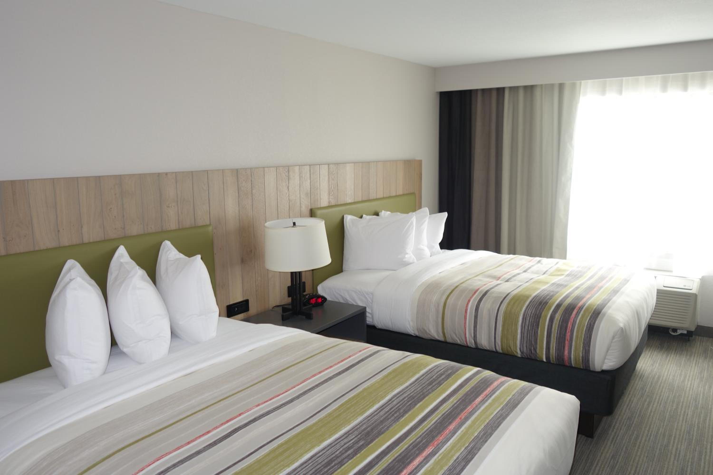 Queen Room with Two Queen Beds - Non-Smoking/Pet Friendly photo 1