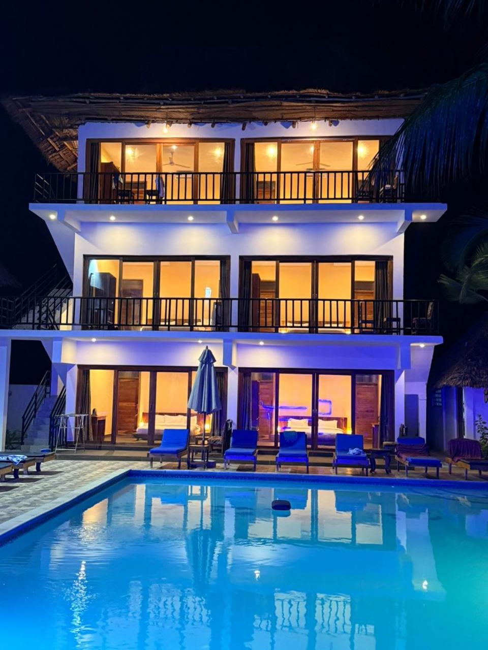 Deluxe Double or Twin Room with Pool View