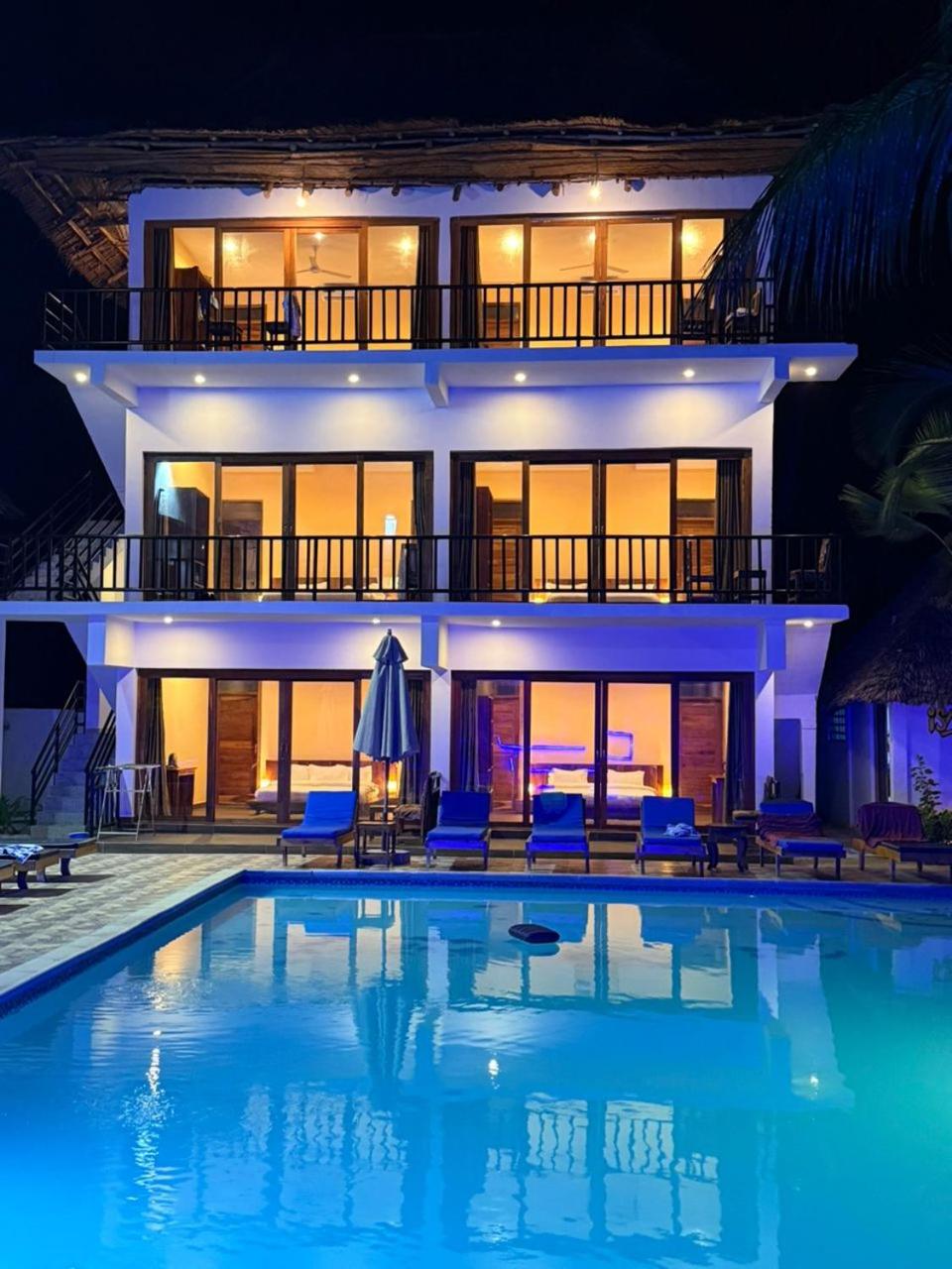 Deluxe Double or Twin Room with Pool View