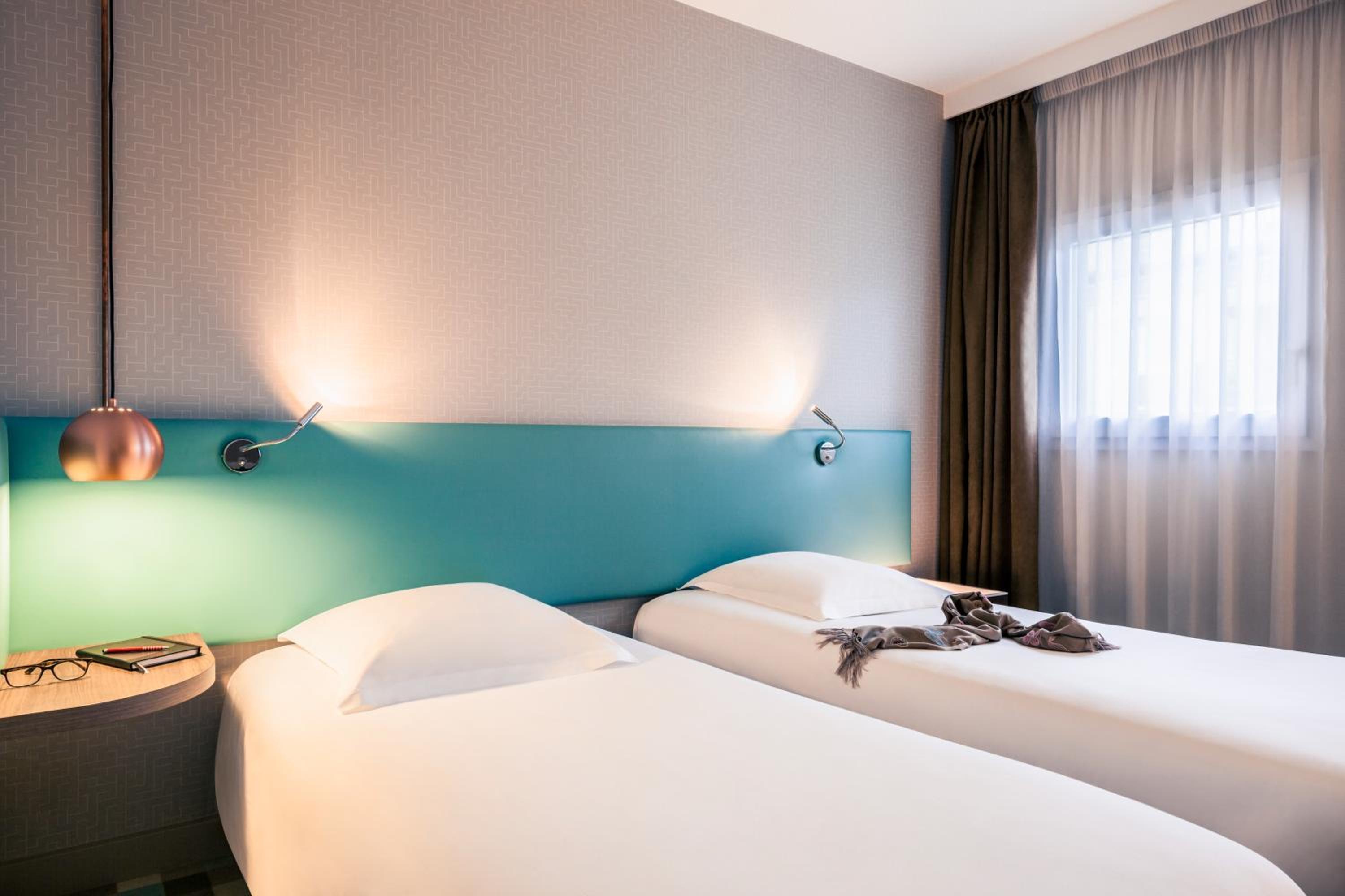 Classic Twin Room - Photo 2