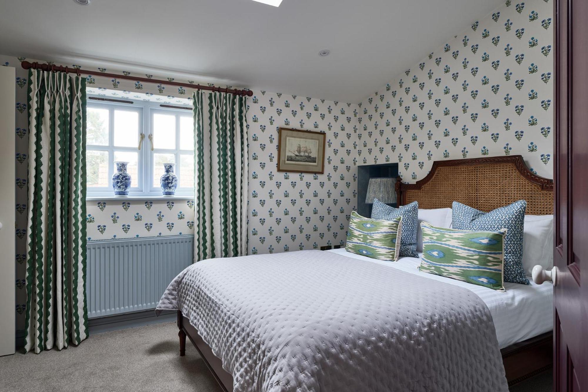 35 Abbey Row- Three Bedroom Townhouse (Separate Building)