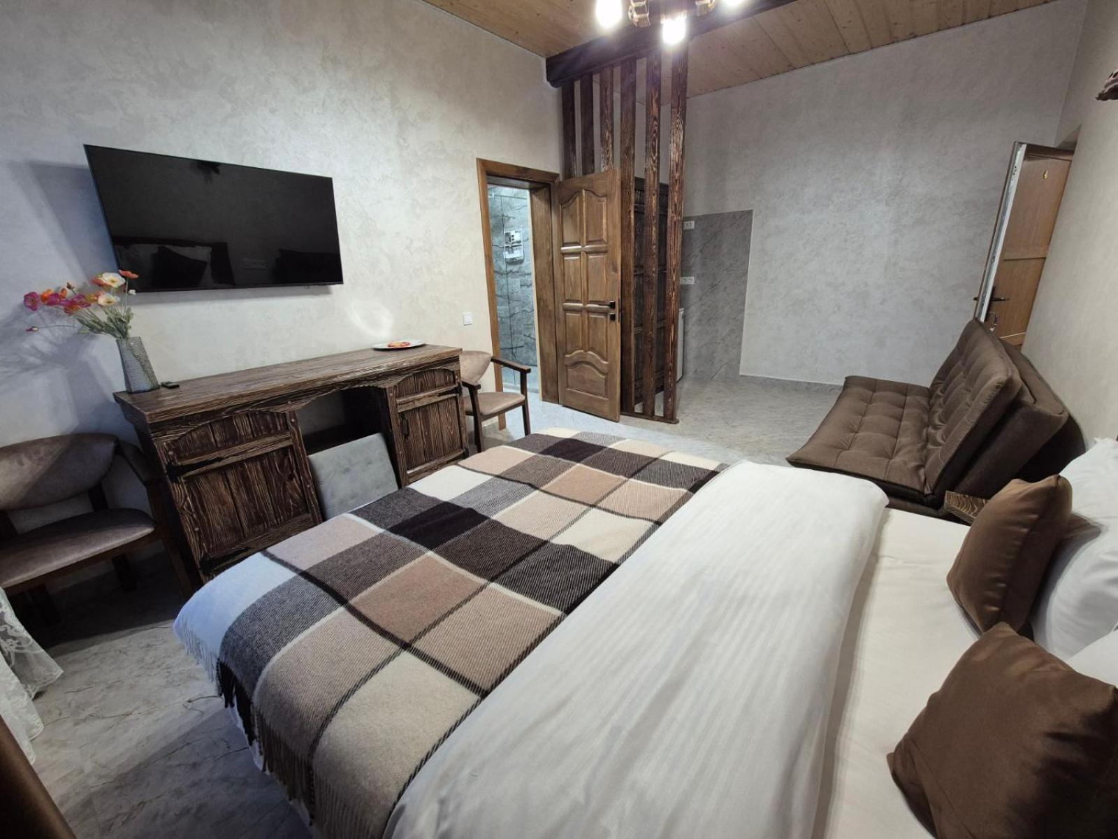 Basic Triple Room photo 1