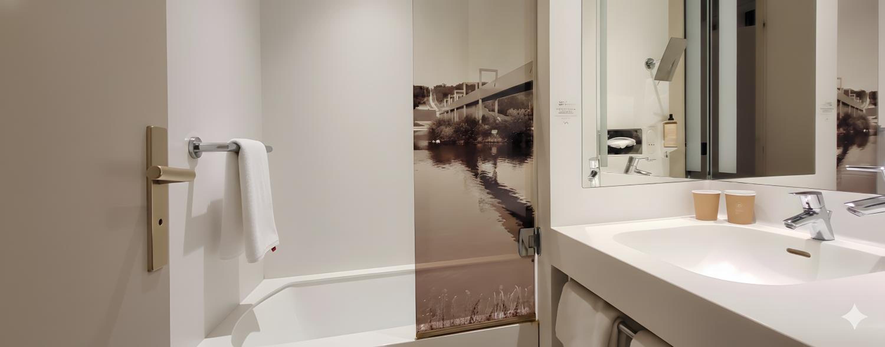 Classic Twin Room - Photo 4