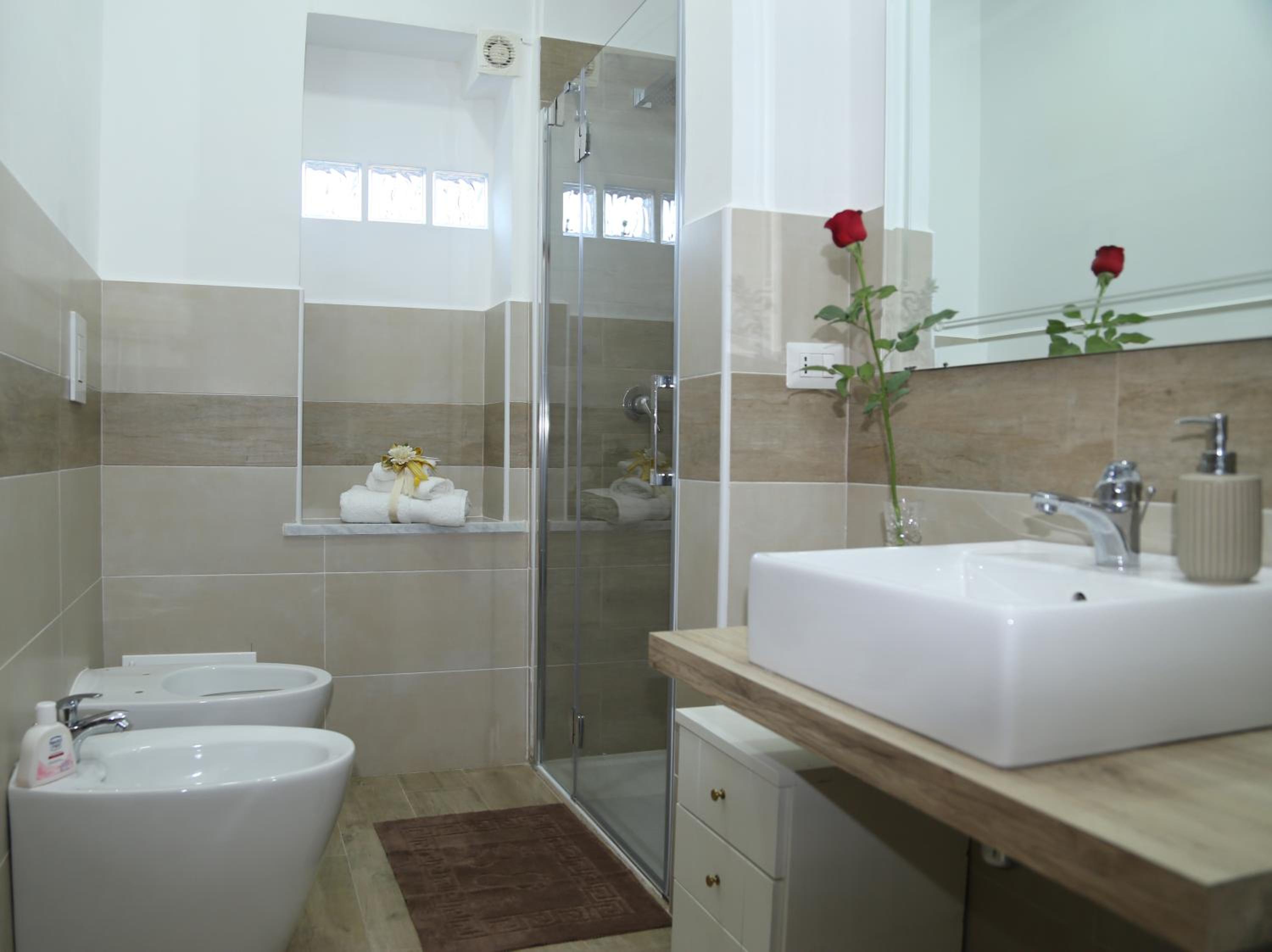 Deluxe Triple Room - Photo 8